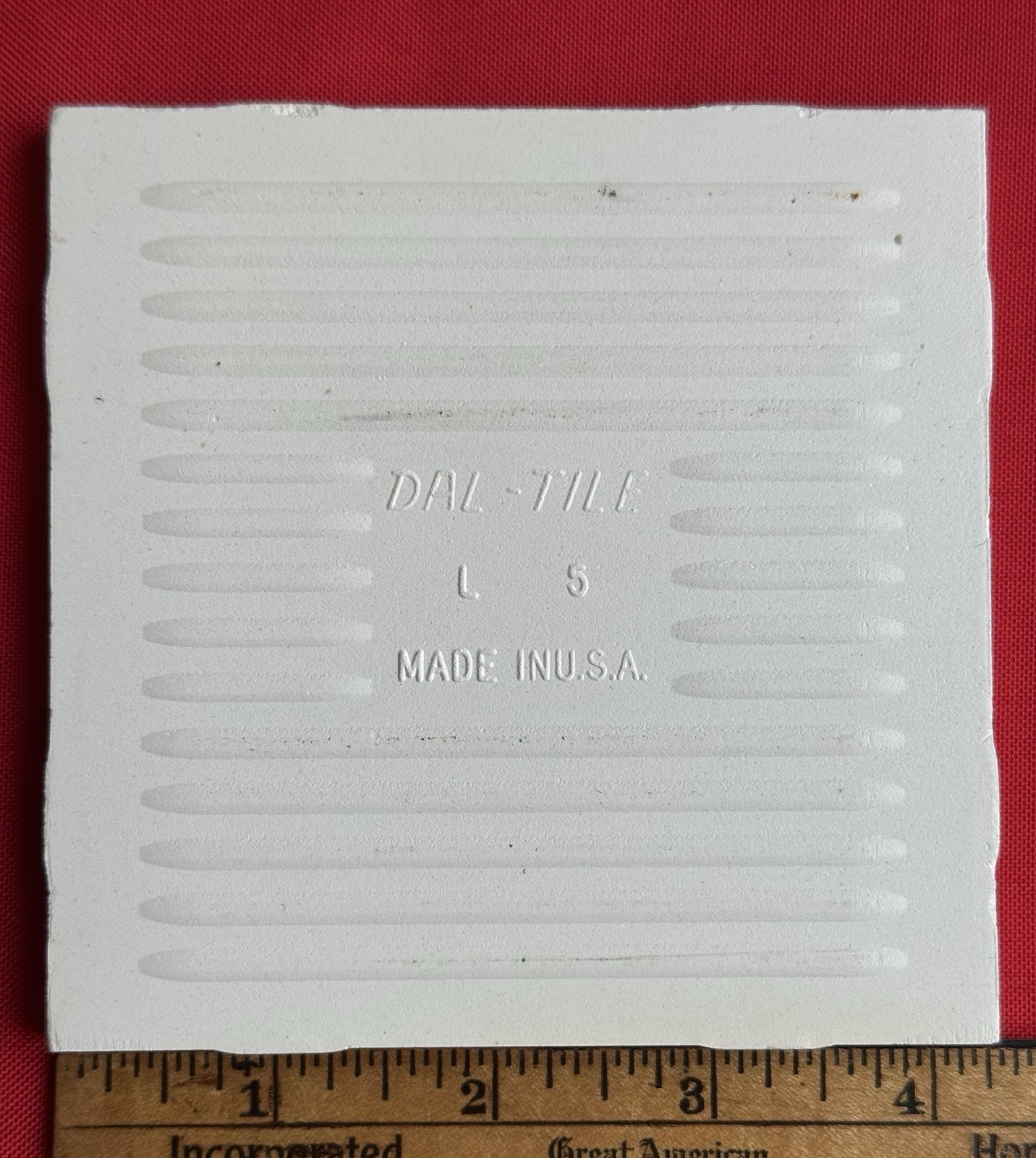 1 pc. Fawn Beige: 4-1/4″ Gloss Ceramic Tile by Daltile #D-136: New Old Stock