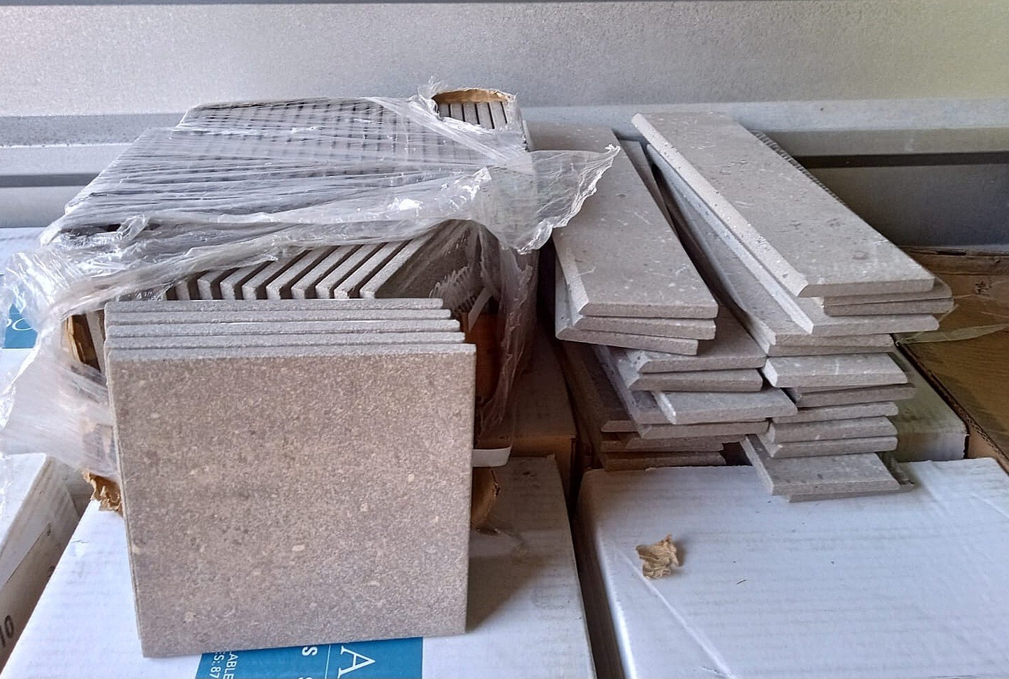 ***Builders Suplus Lot*** Luxury Vinyl** Glass Tile**Slate Tile and Much More