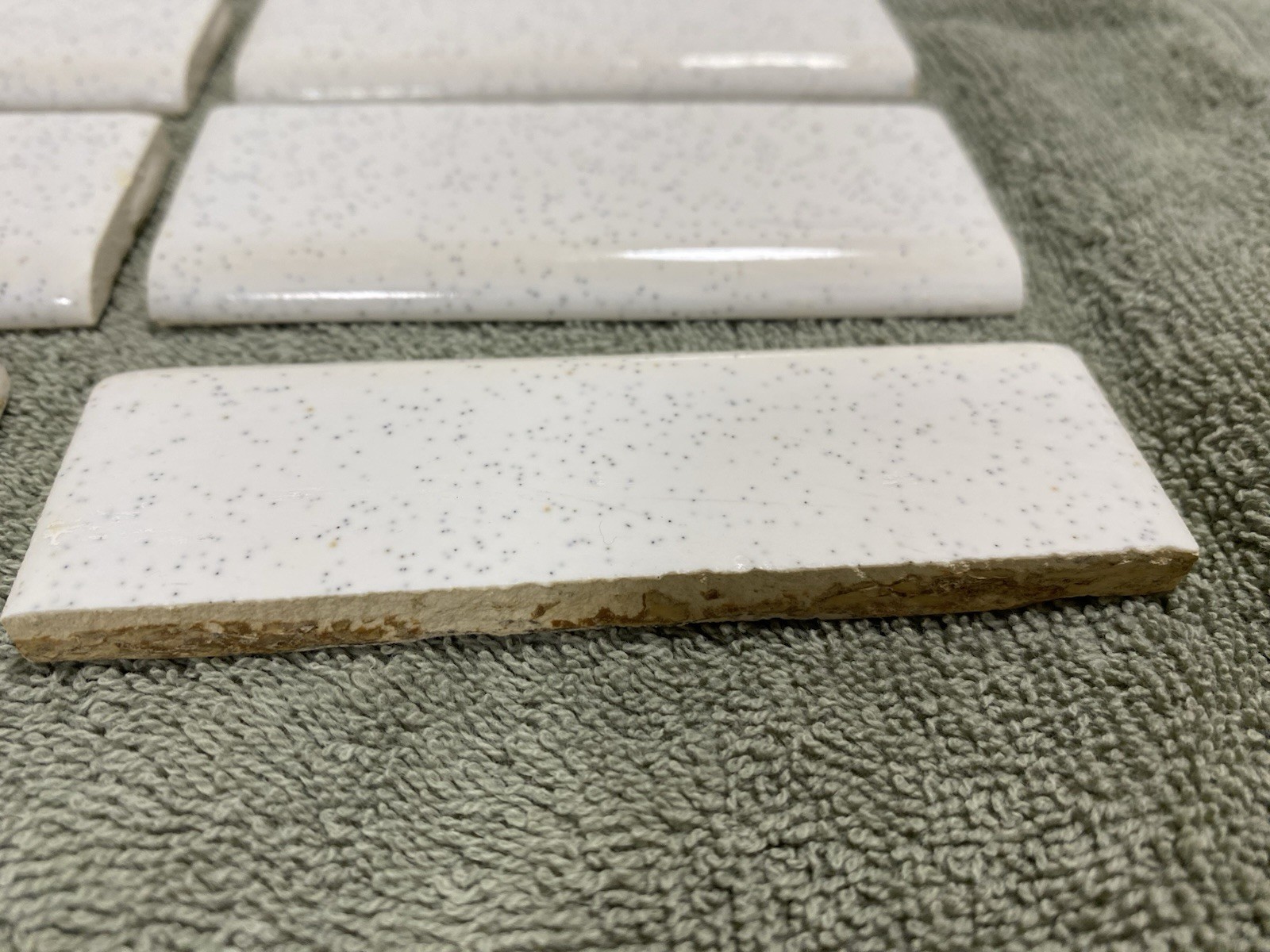 9 Vintage (1950-60s) White Speckled Ceramic Tile – CUT BULLNOSE – 1.5×4.25