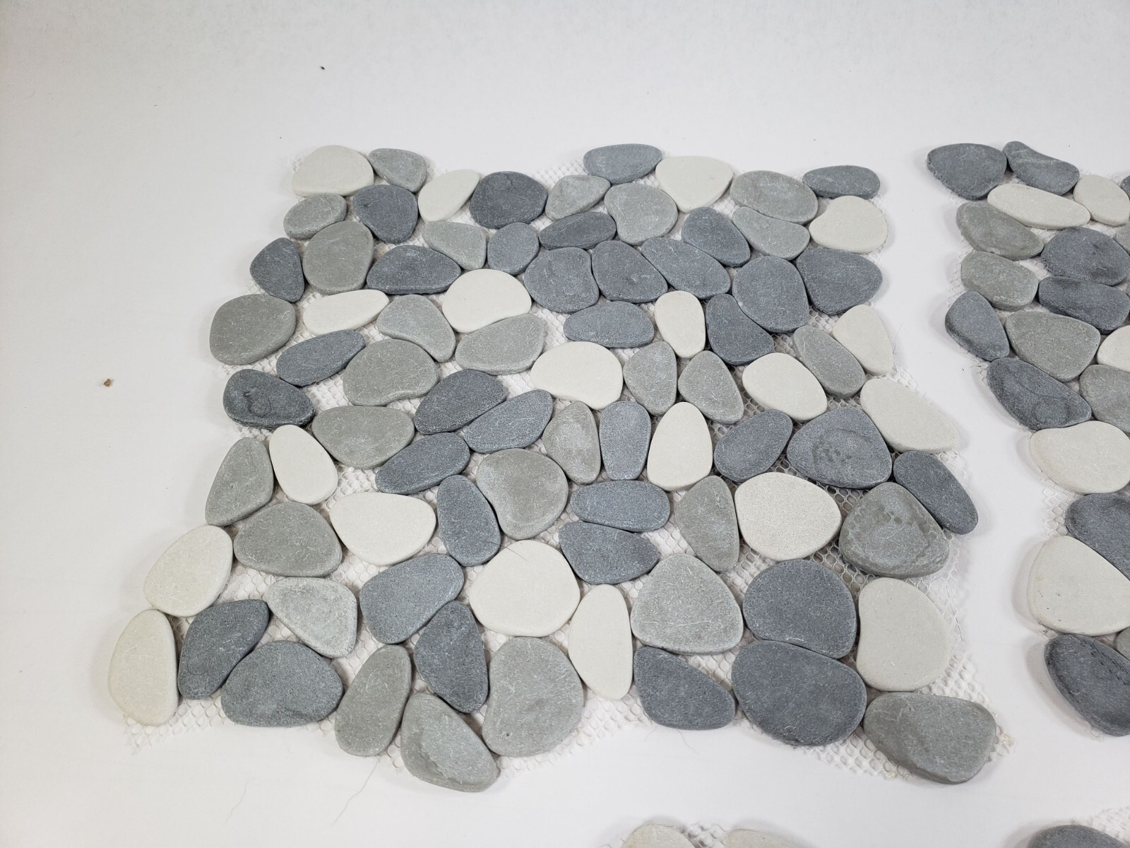 Diflart Pebble Tile for Shower Floor Java Tan & White 5 Sq.ft Pebble Backsplash