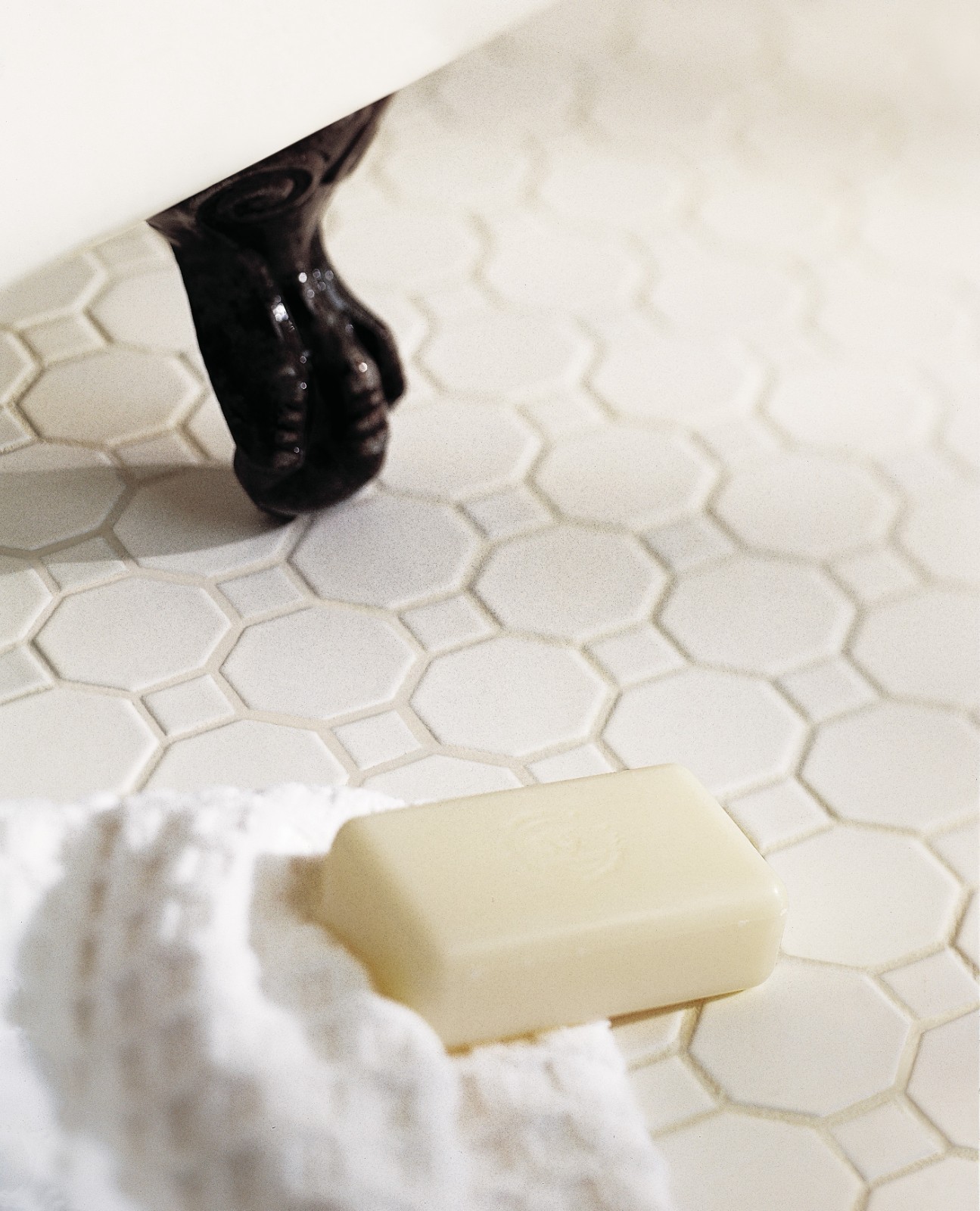 Octagon 2″ Retro Porcelain White Matte Floor and Wall Mosaic Tile, 11.5×11.5