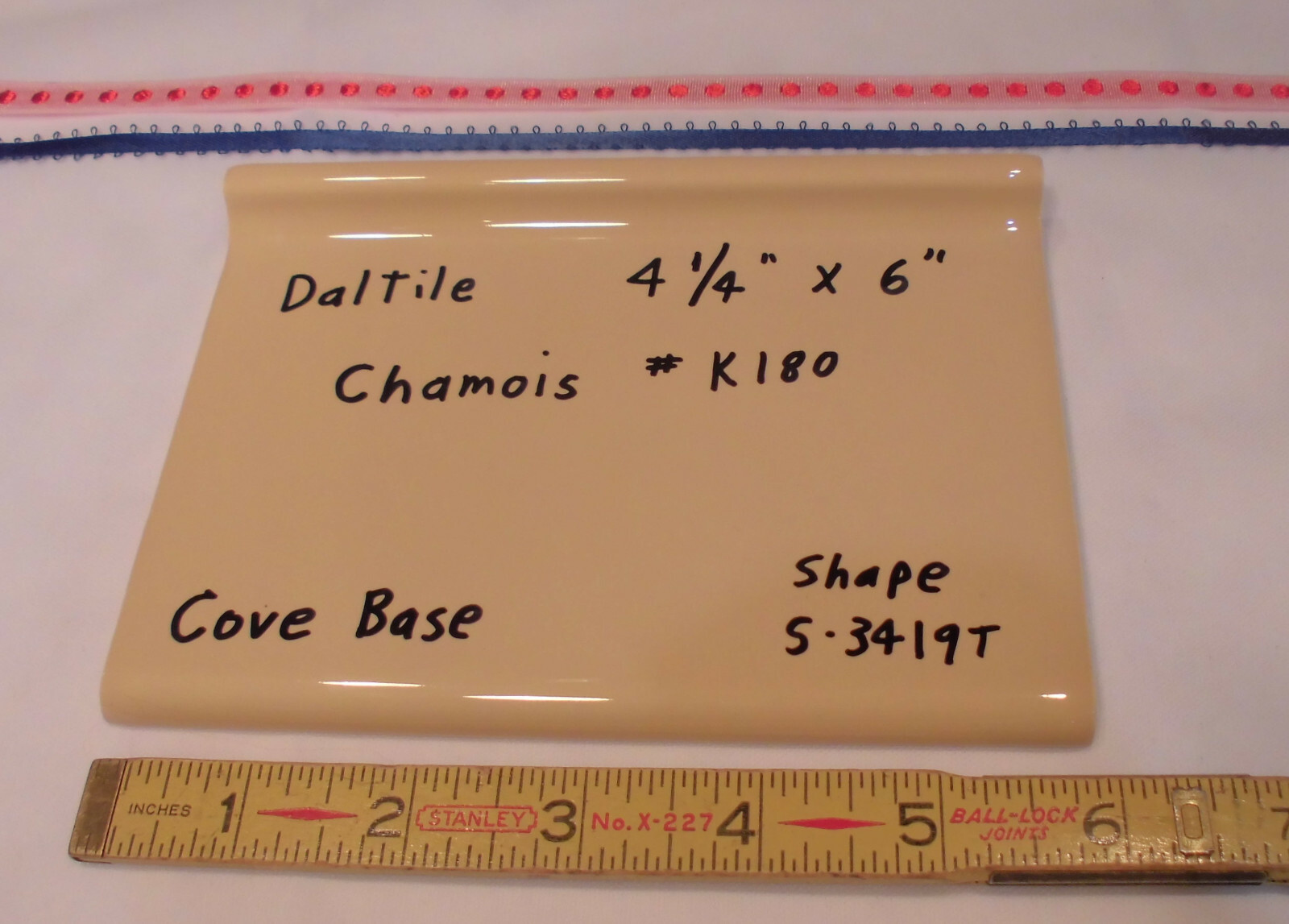 1 pc. Chamois -Tan Round Top Cove-Base Ceramic Tile: 6″ X 4-1/4″ By Daltile, NOS