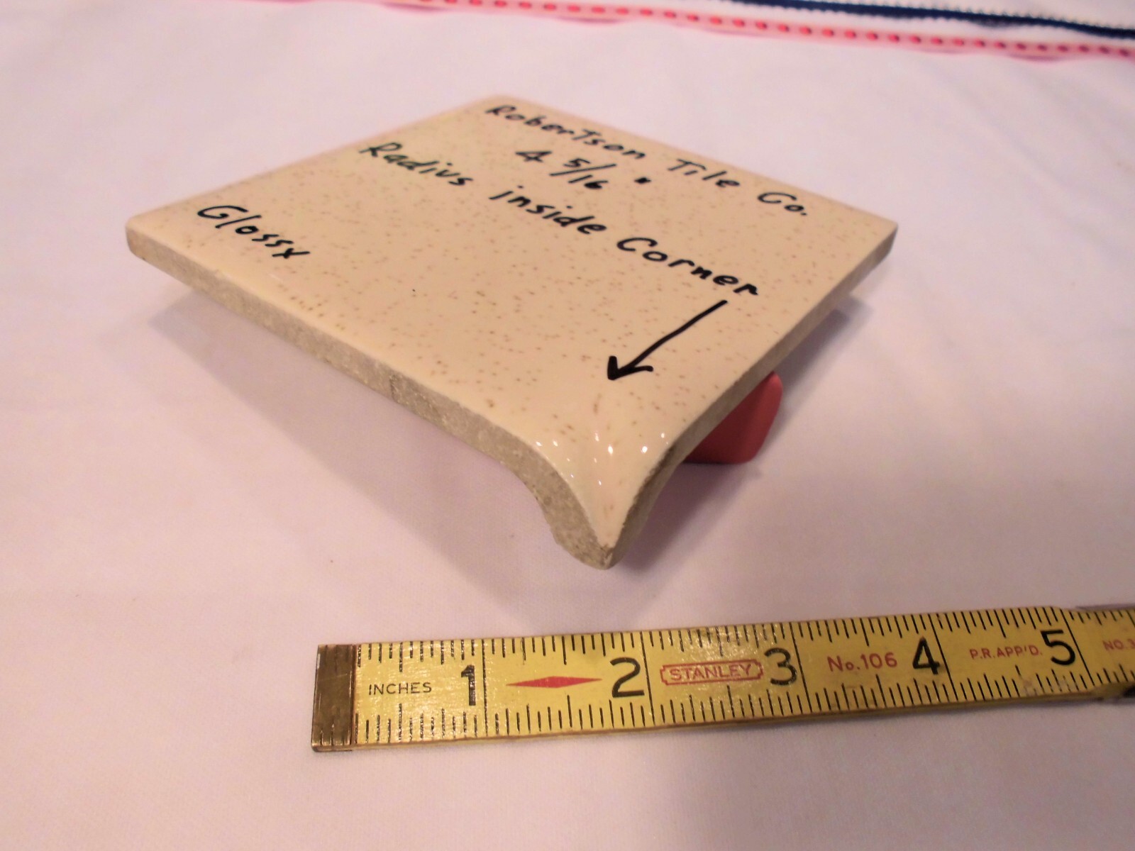 1 pc. Sandstone: Radius Bullnose Inside Corner Ceramic Tile: 4-3/8″ Robertson