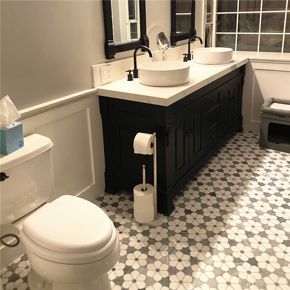 T9E7XP Thassos & Gray Marble Waterjet Magnolia Flower Accent Tile Polished