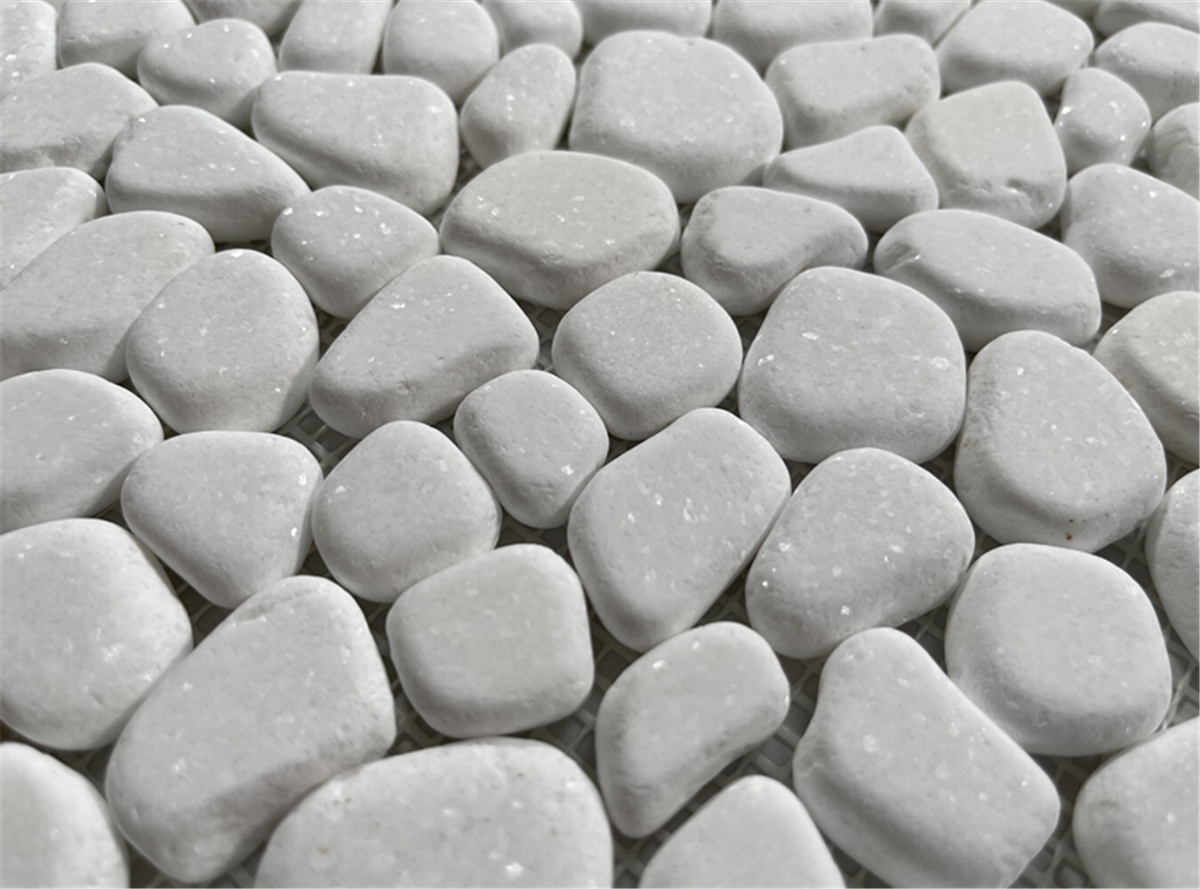 T98T Tumbled Thassos White Marble Pebble Stone Non Slip Shower Floor Tile