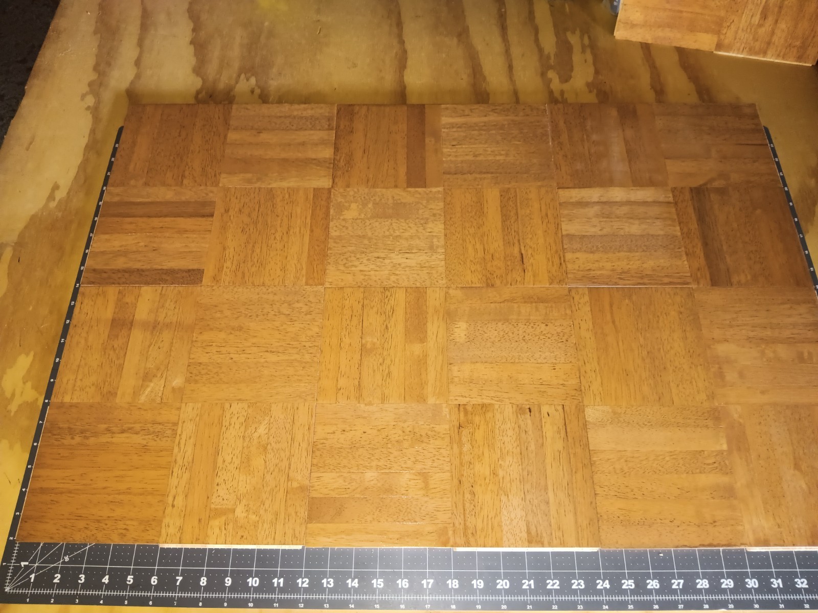6-finger Parquet Solid Hevea Wood Floor Tiles 12 x 12 1/4″ Chestnut Color 6 SqFt