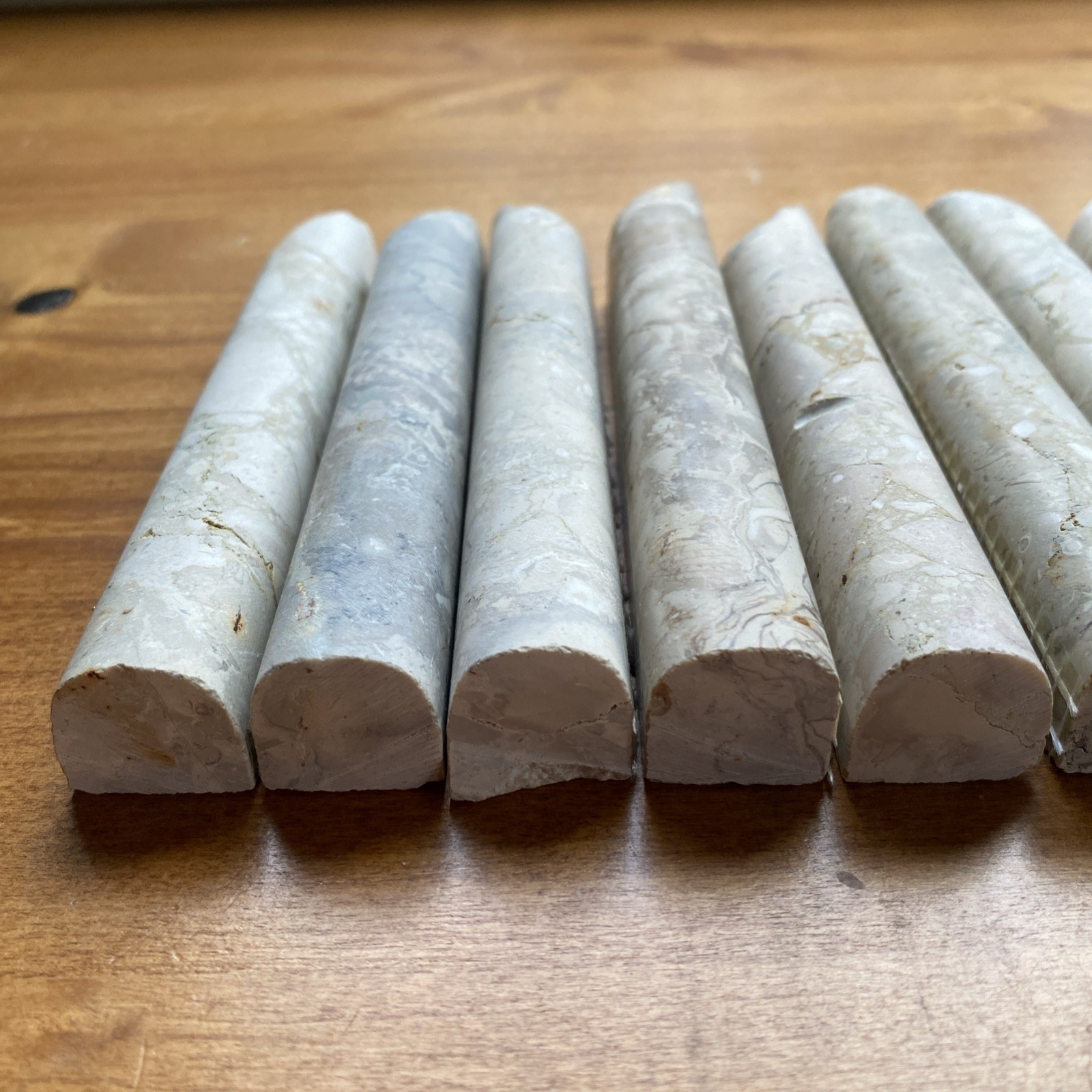 18 Pieces of varied length 3/4” Marble Stone Pencil Liner Wall Trim Tile