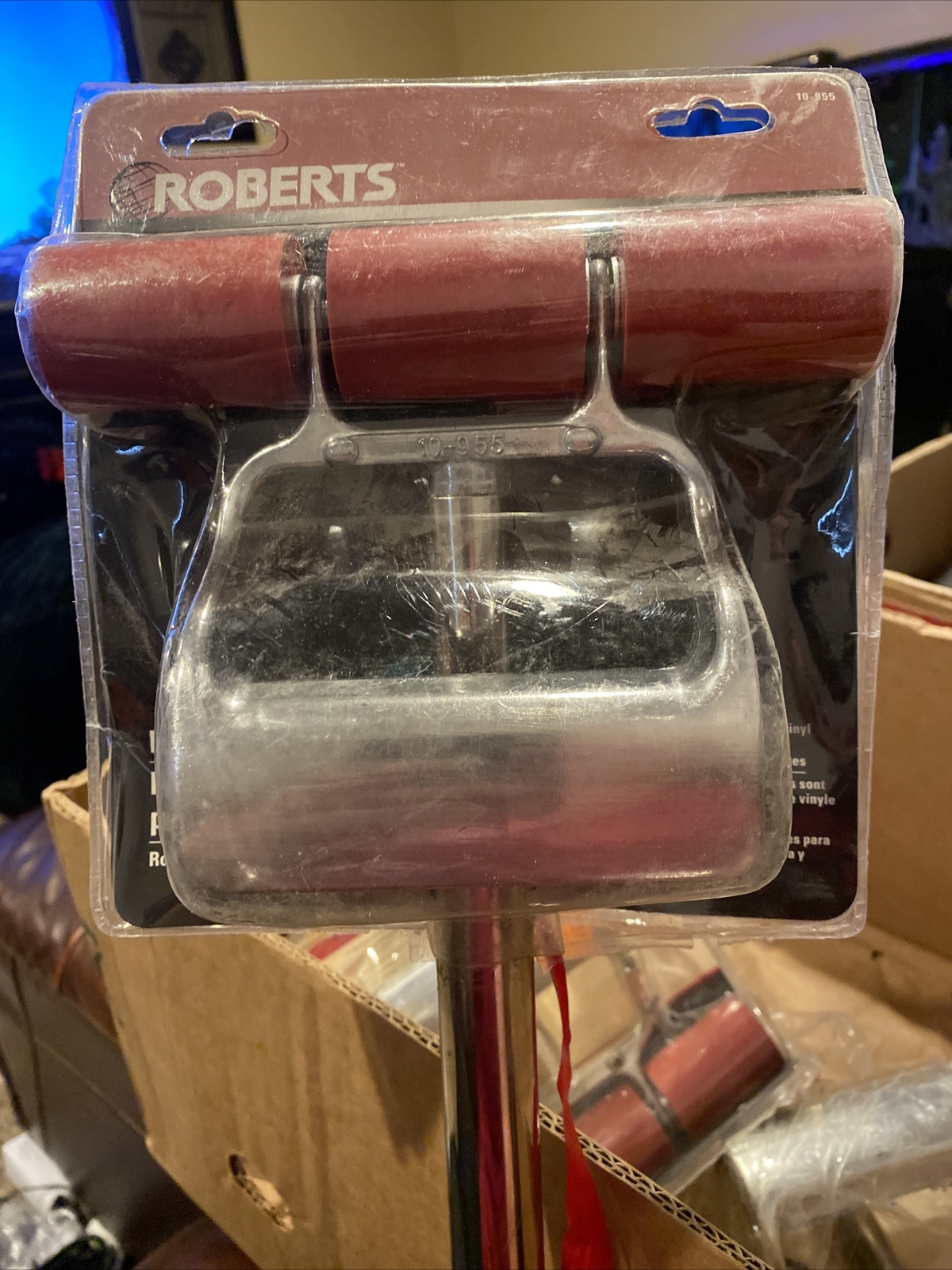 Roberts 10-955 Leightweight Compact Extendable Handle Floor Roller