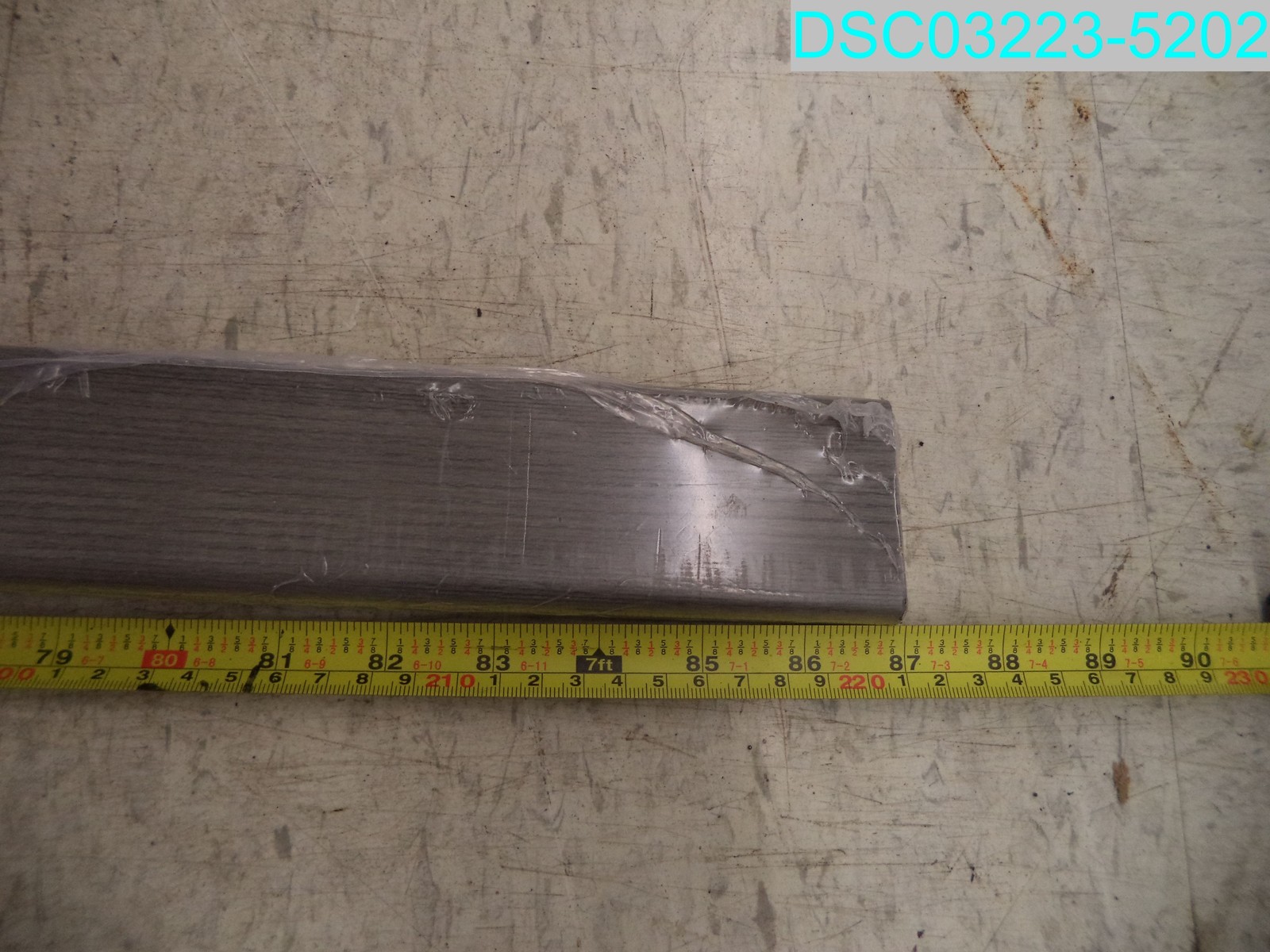 DAMAGED MG01327 Simple Solutions Laminate Stair Nose Molding 78-3/4″ L