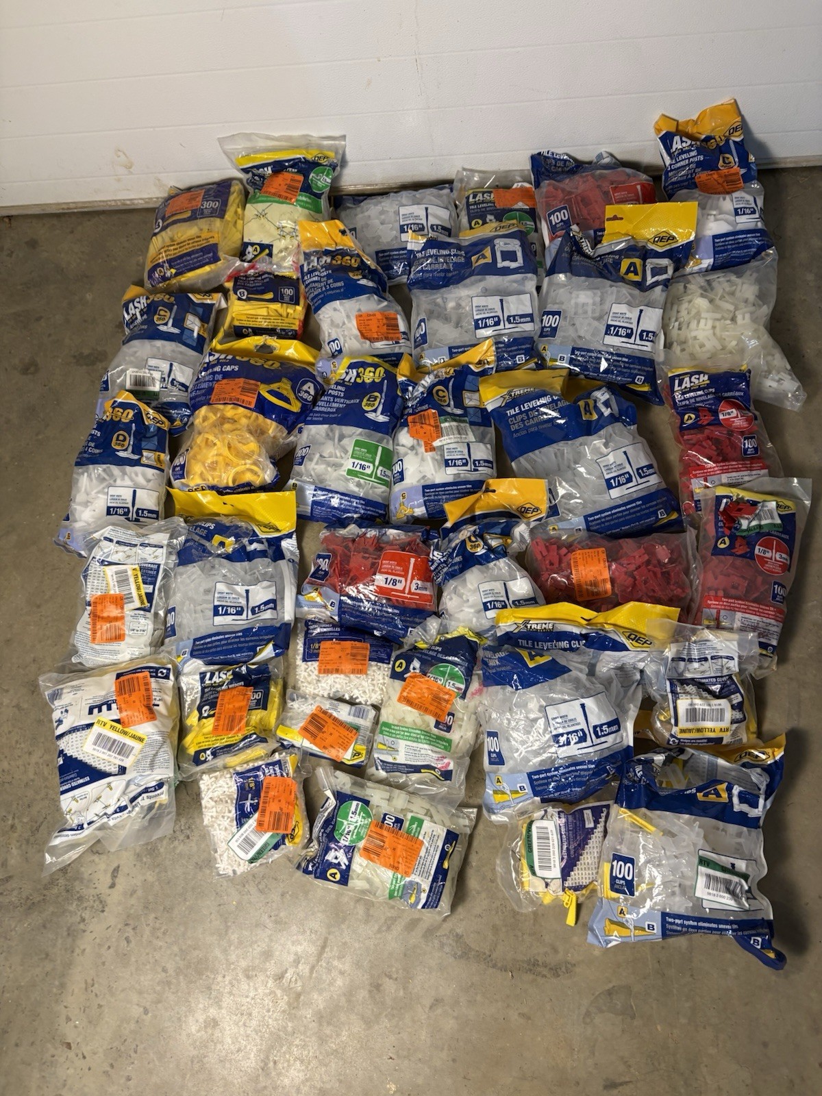 Lot QEP Lash tile leveling system clips, wedges, and caps, Lash360, 1/16, 1/8