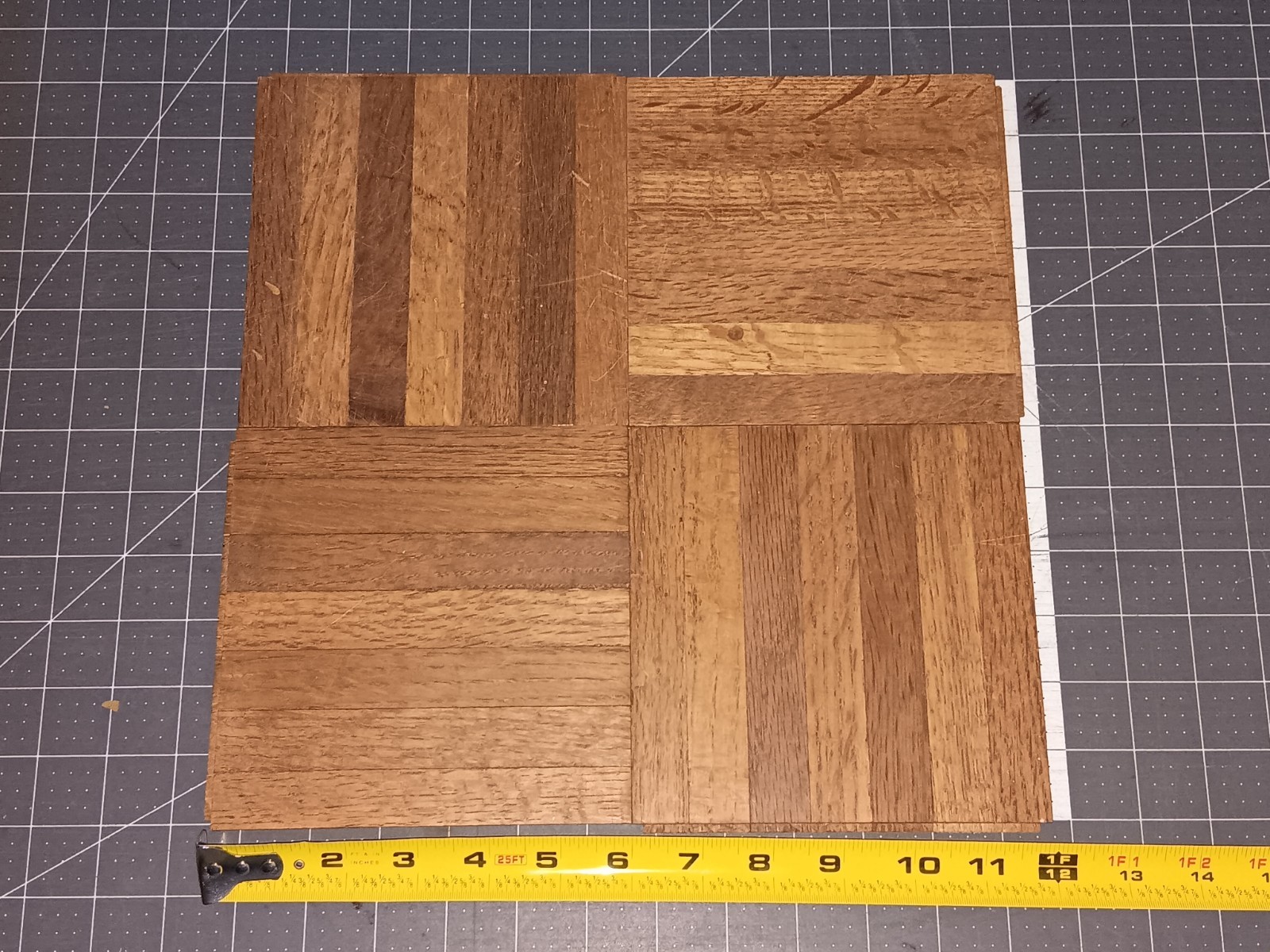 OAK RECLAIM PARQUET ( 4 pieces of 7 finger Bruce flooring ) = 1 SQ FT / Used