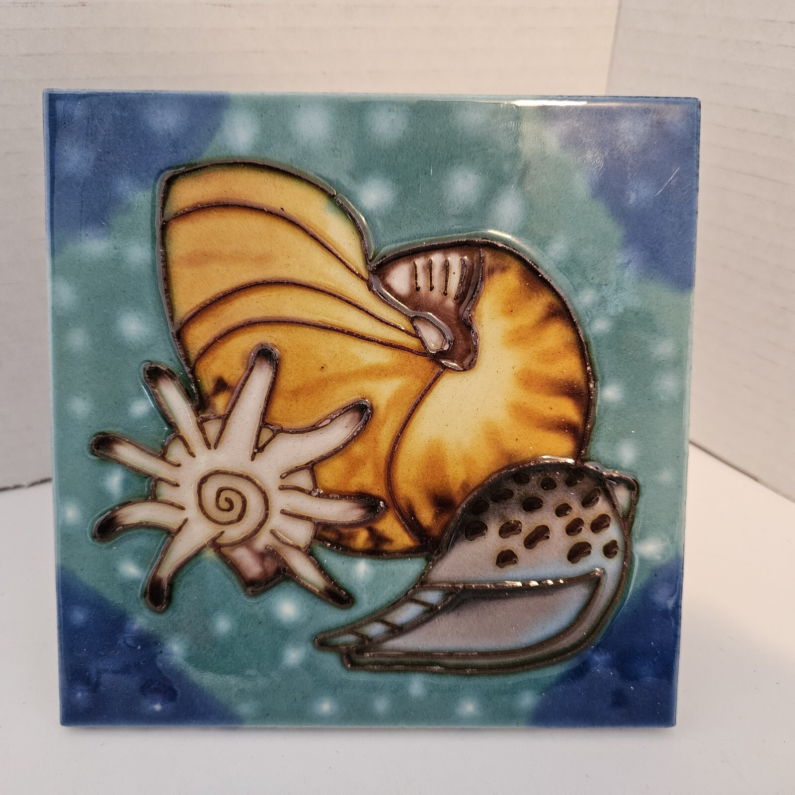 2 Nautical Art Tiles Built In Stands 3 Sea Shells AND A sand Dollar 6×6″ Blue