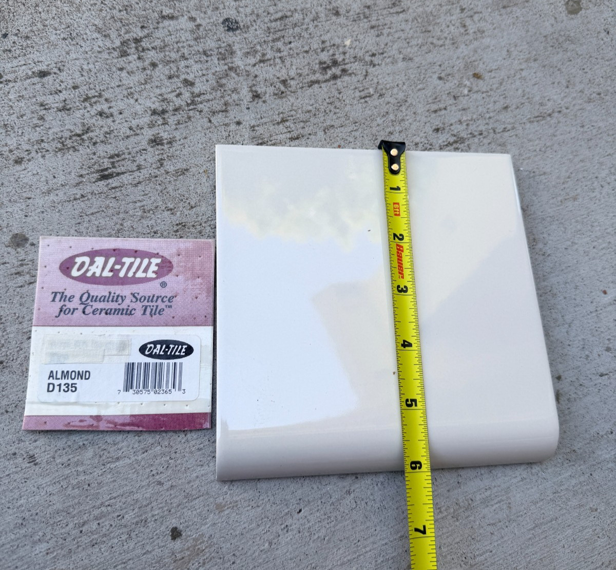 Lot of 2 – Daltile 6×6″ Almond Bullnose Tile D135