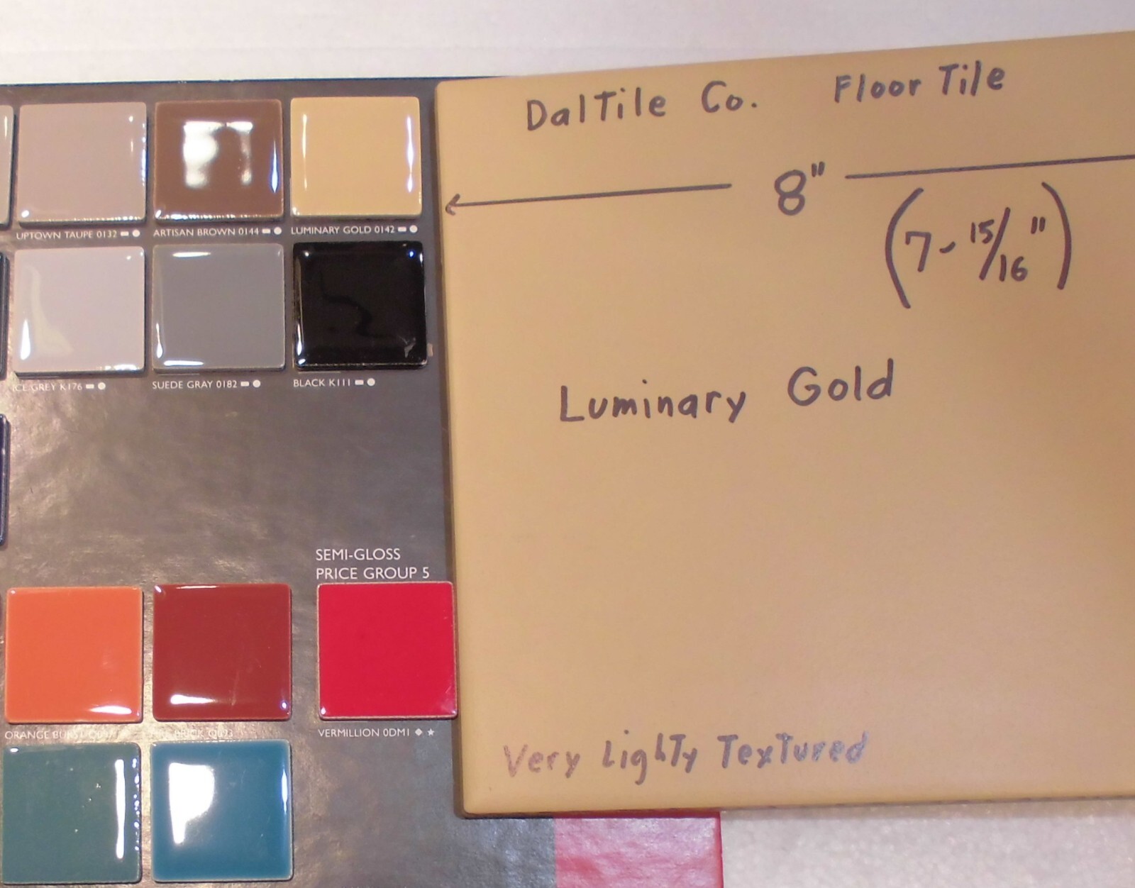 1 pc. Pale Yellow – Gold Color: Daltile Co. Ceramic Floor Tile: 8″ X 8″ NEW