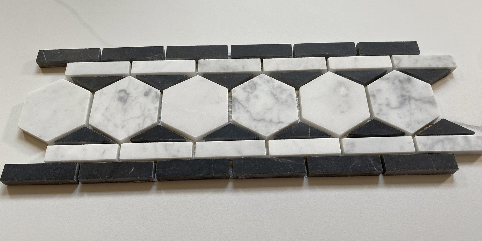 C32B1XH Carrara White Marble 2 Hexagon Listello Mosaic Border Tile Black Honed