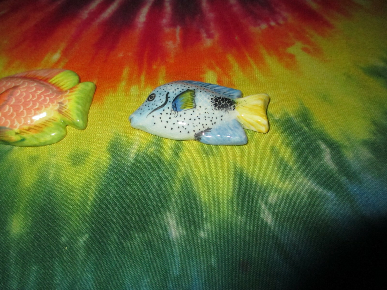 2-FISH TROPICAL BLUE ORANGE CERAMIC TILE ACCENT BATH SHOWER WALL DECOR 2″-NEW
