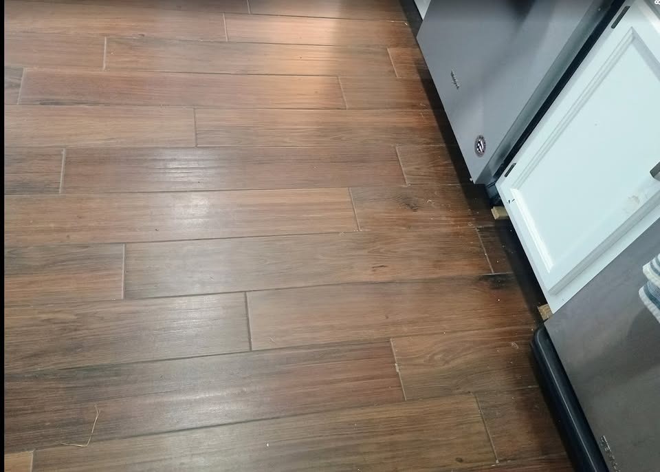 Shenandoah Mahogany 6×36 Porcelain Wood Look Floor Wall Tile 1.43-sq ft Pieces