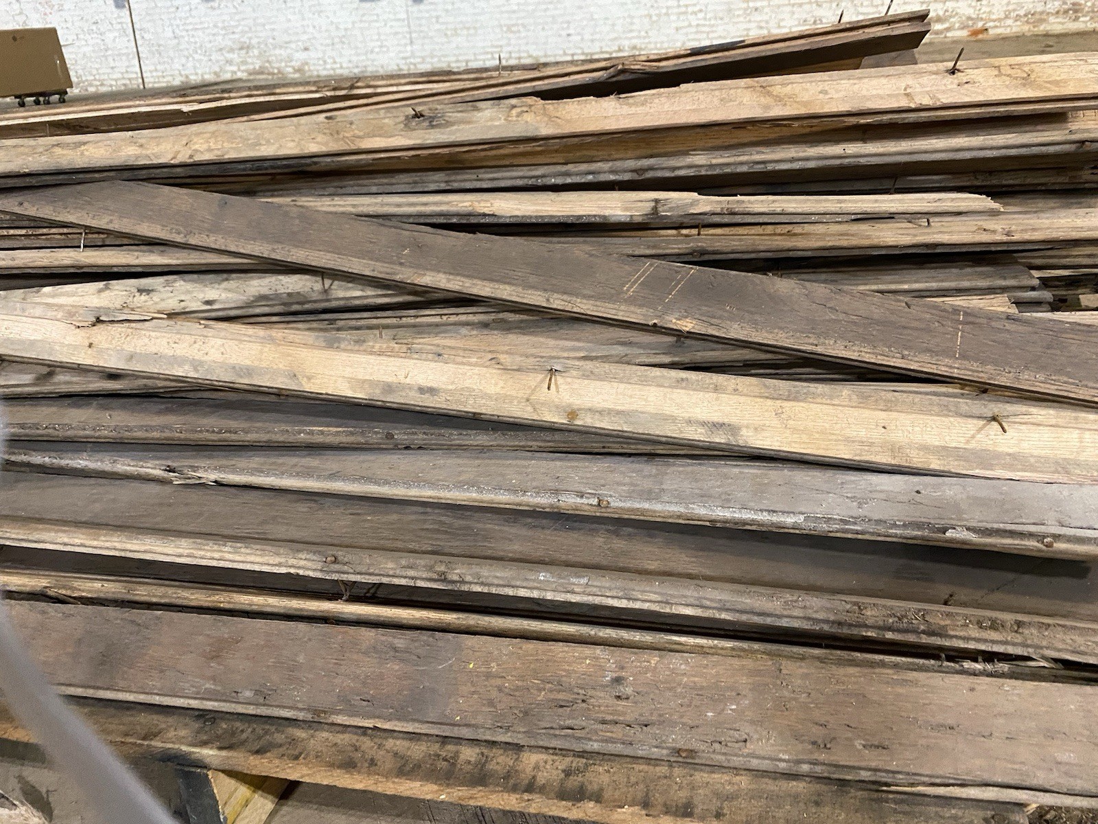 Reclaimed Old A growth Oak Flooring 3/4” Thick Tongue And Groove Up To 4000 Sqft