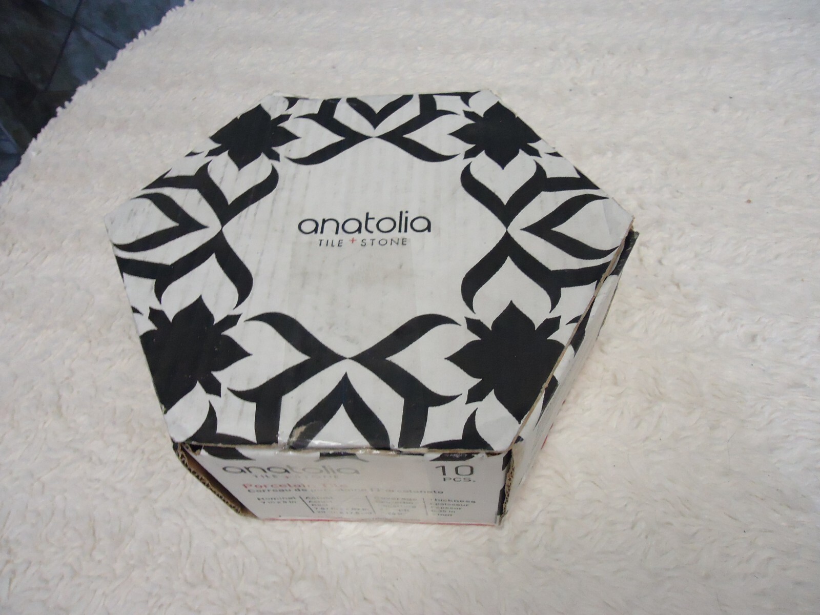 ANATOLIA HEXAGON PORCELAIN TILE 10 PK LIGHT BLUE & WHITE FRAME 6.89″ X 7.87″