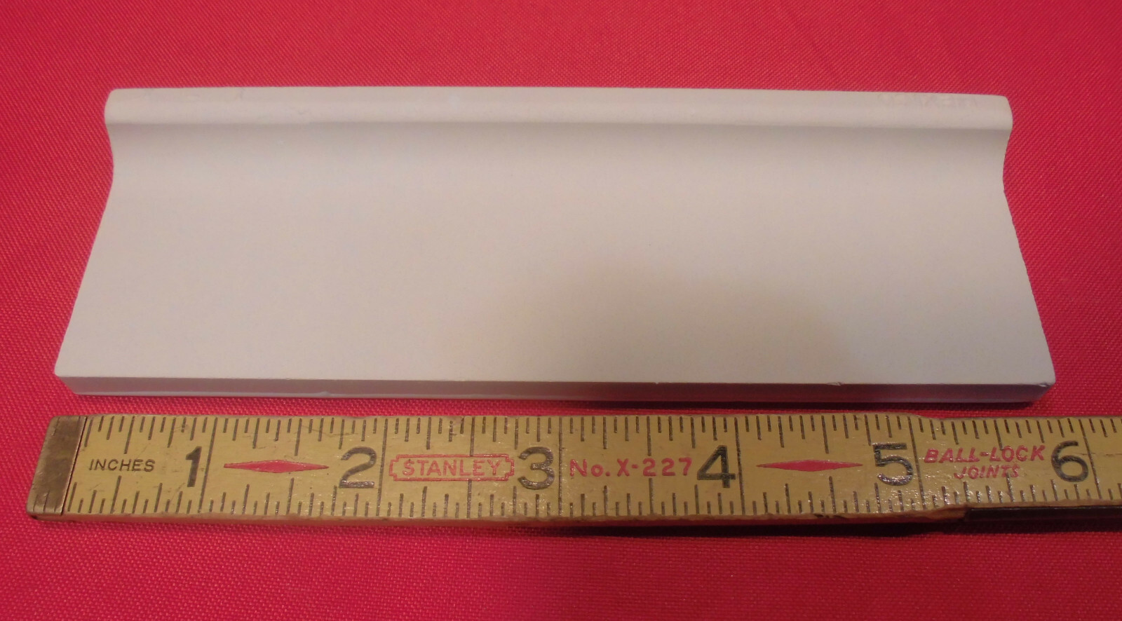 1 pc. *Vintage White* Glossy 2″ X 6″ Ceramic Radius Bullnose Tile; Mud Caps