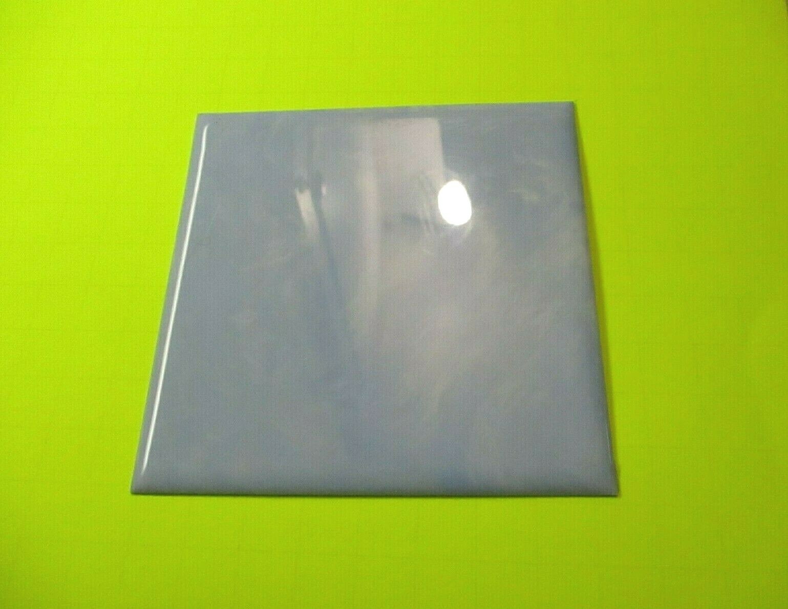 1 Plastic Wall Tile Pittsburgh USA Pale Sky Blue Marbled 4-1/4″ Polystyrene Vtg