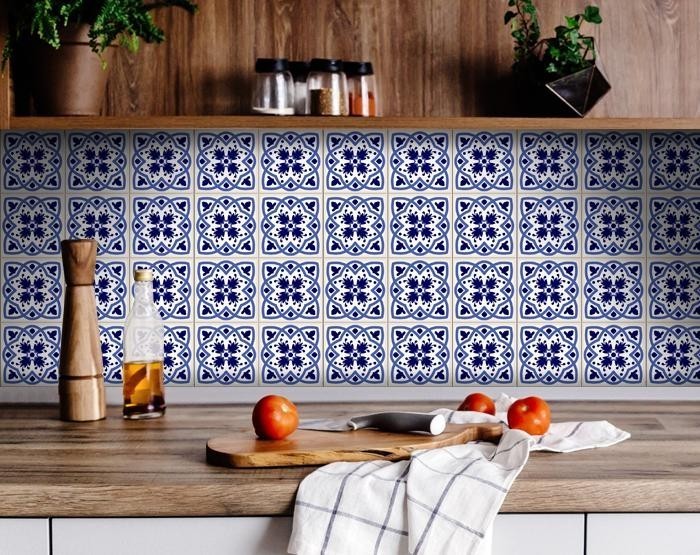 HomeRoots 399829 8 x 8 in. Blue & White Mosaic Peel & Stick Removable Tiles