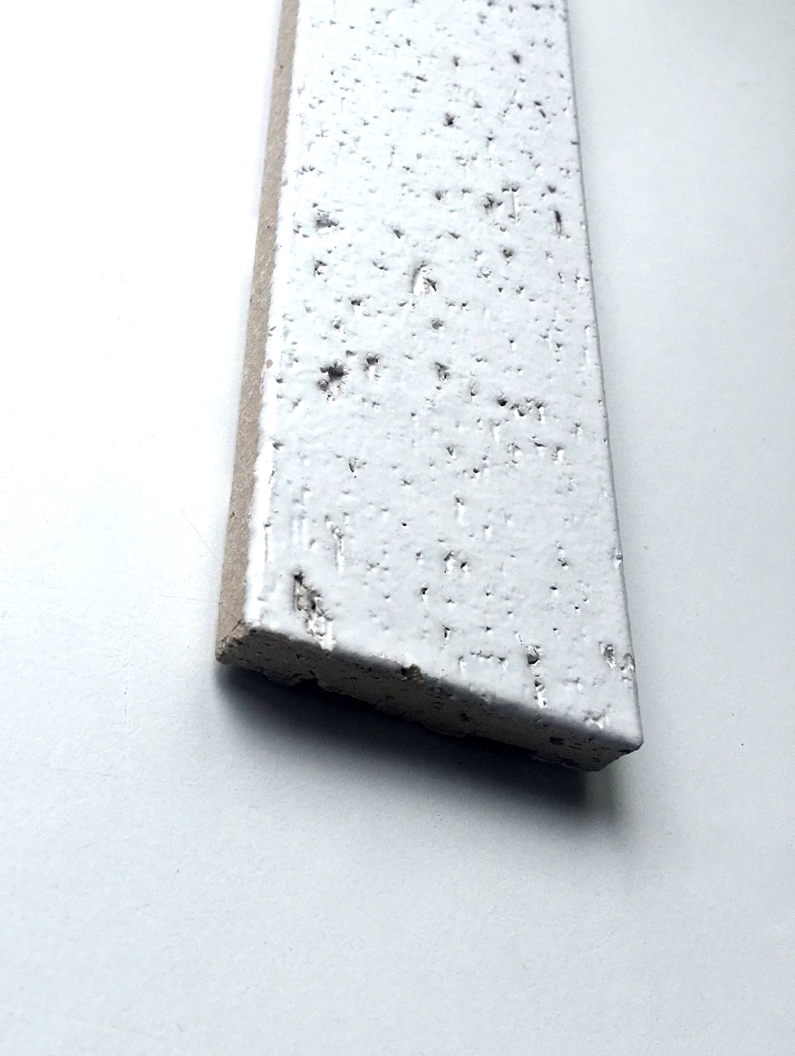 2.5×9.5 White Matte Glazed Extruded Brick Wall Backsplash Field Tile(PACK OF 10)