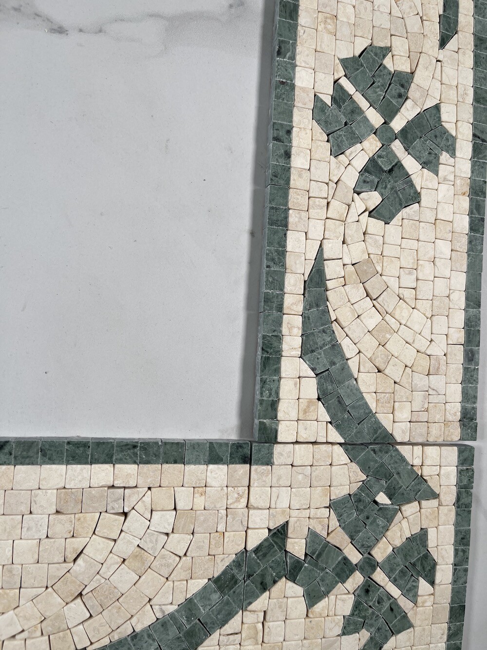 B0047PT Marble Mosaic Border Listello Accent Tile Clover Green 4.7×12 Polished