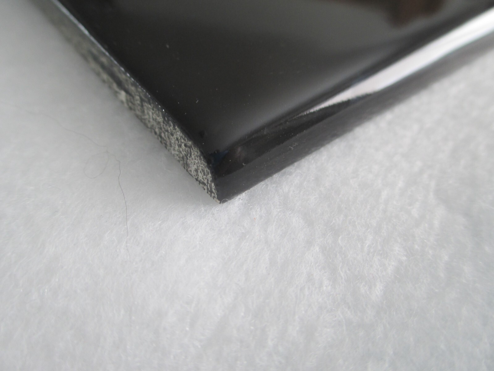 VINTAGE JET BLACK GLOSS CERAMIC BULLNOSE EDGE WALL TILE 4 1/4″ X 4 1/4″