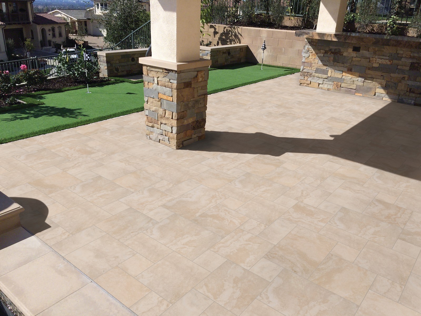 Ackland AKLNPAVAPTM-PL Ava Matte Pattern Porcelain Paver Kit – – Off White