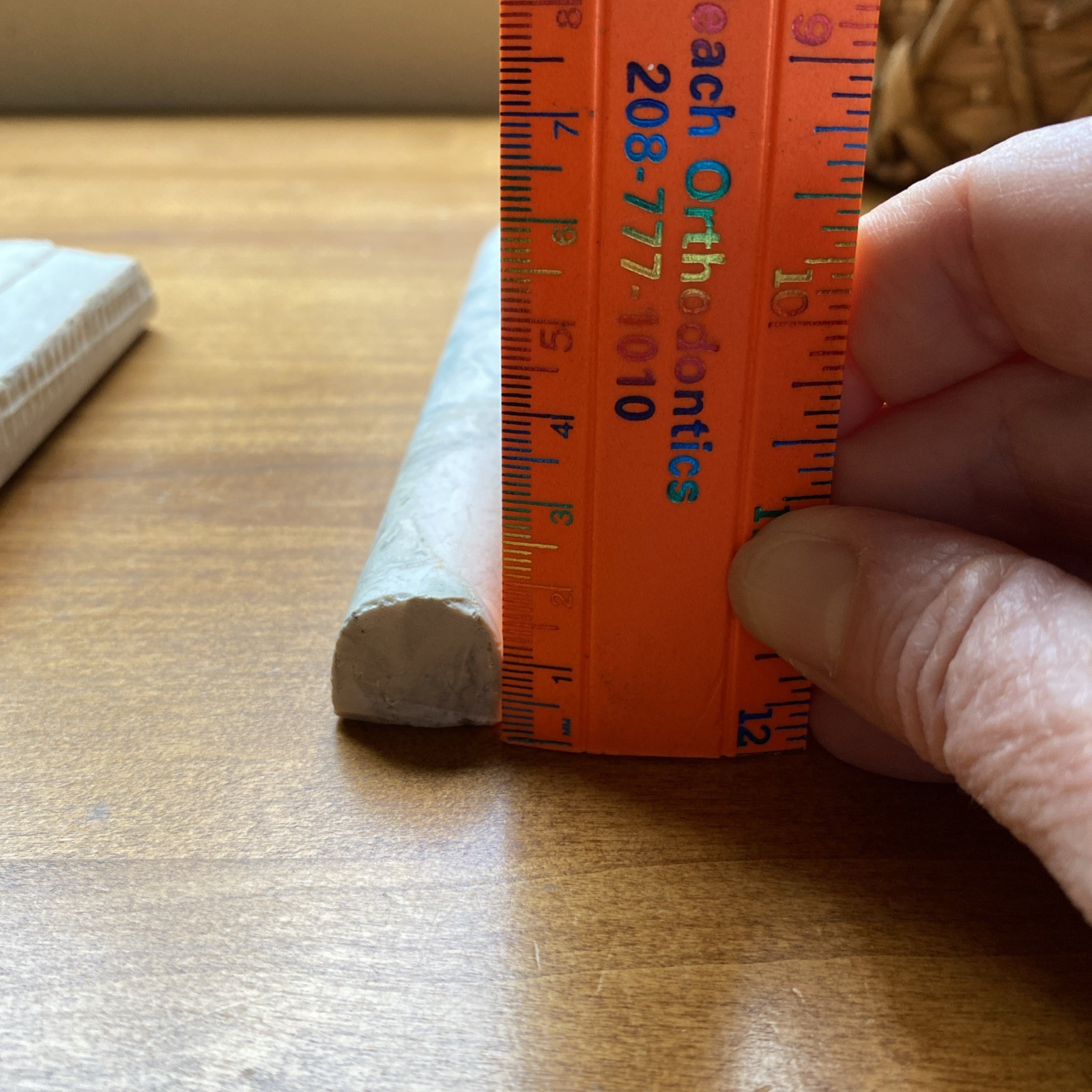 18 Pieces of varied length 3/4” Marble Stone Pencil Liner Wall Trim Tile
