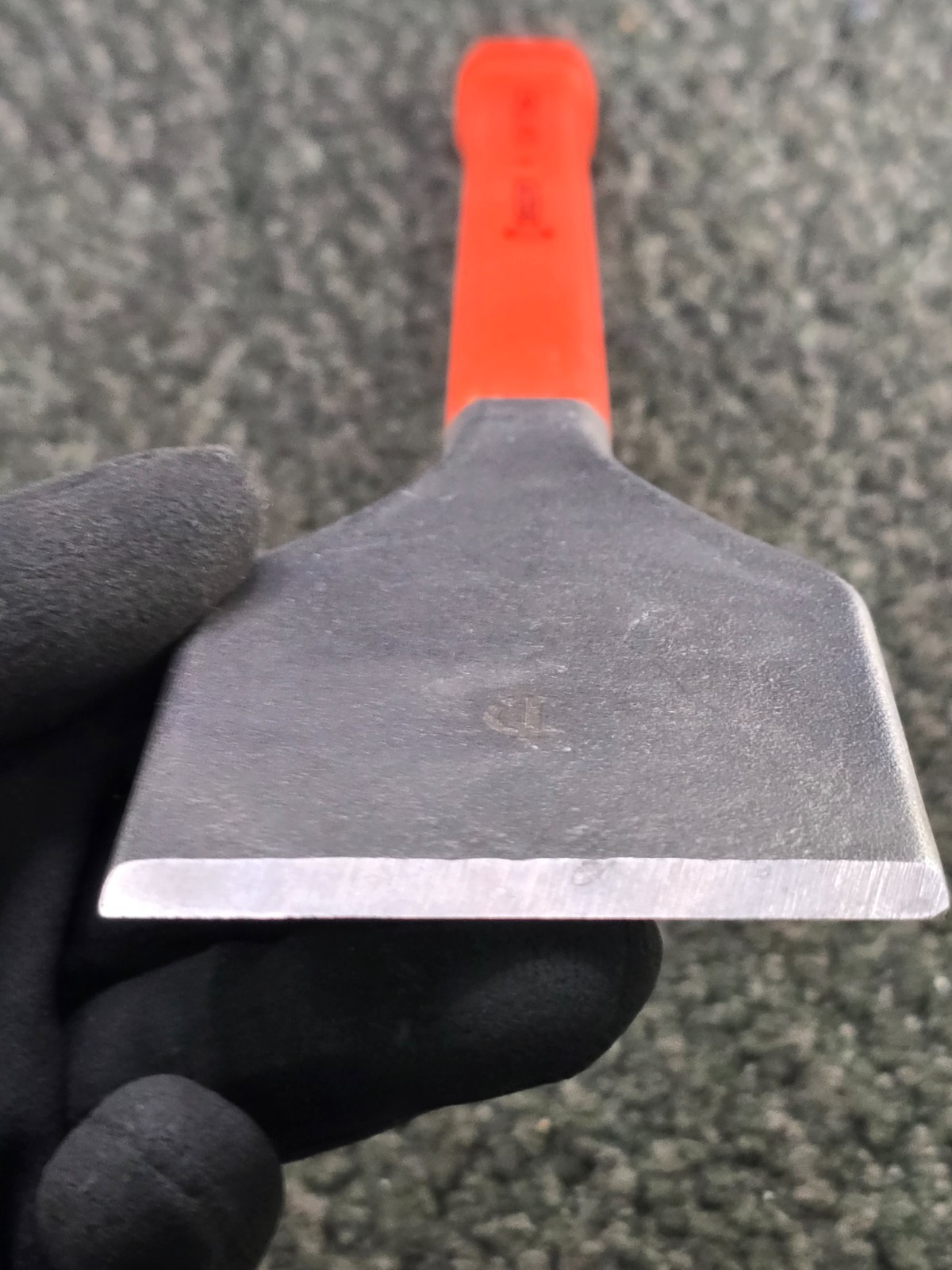 Crescent CFCH30 Forged Carbon Steel Flooring Chisel 2-3/4″ Width x 12″ Length