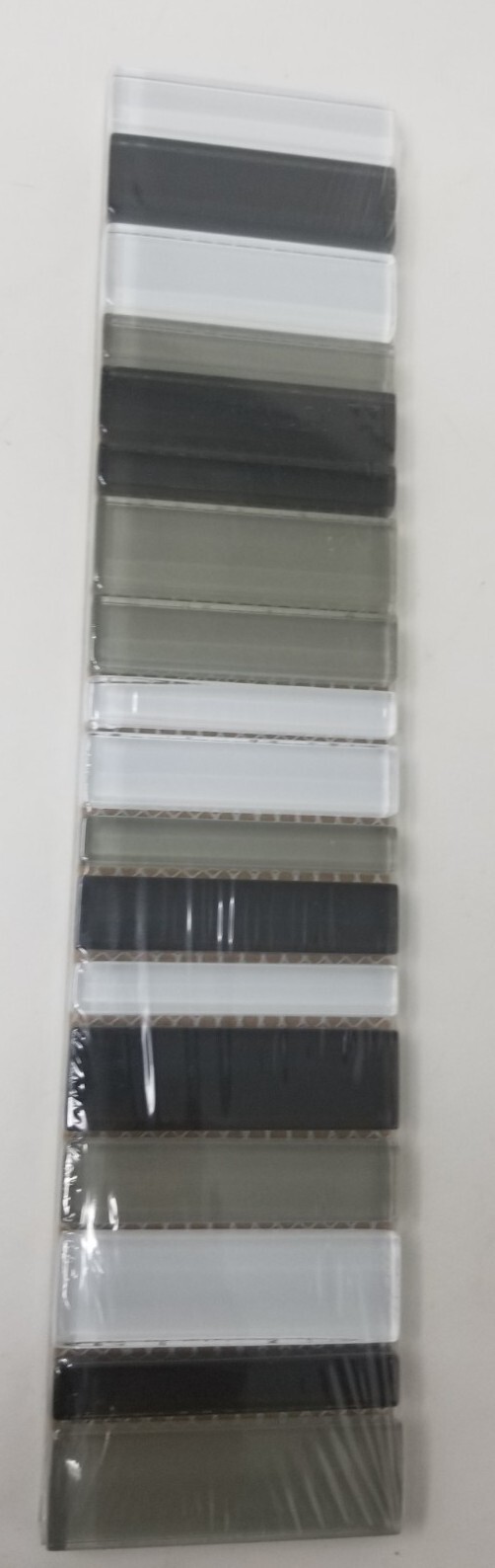 Eliane Delray Glass Ice Mosaic Tile Border 3″ x 12″ Black, Gray & White – Box 10