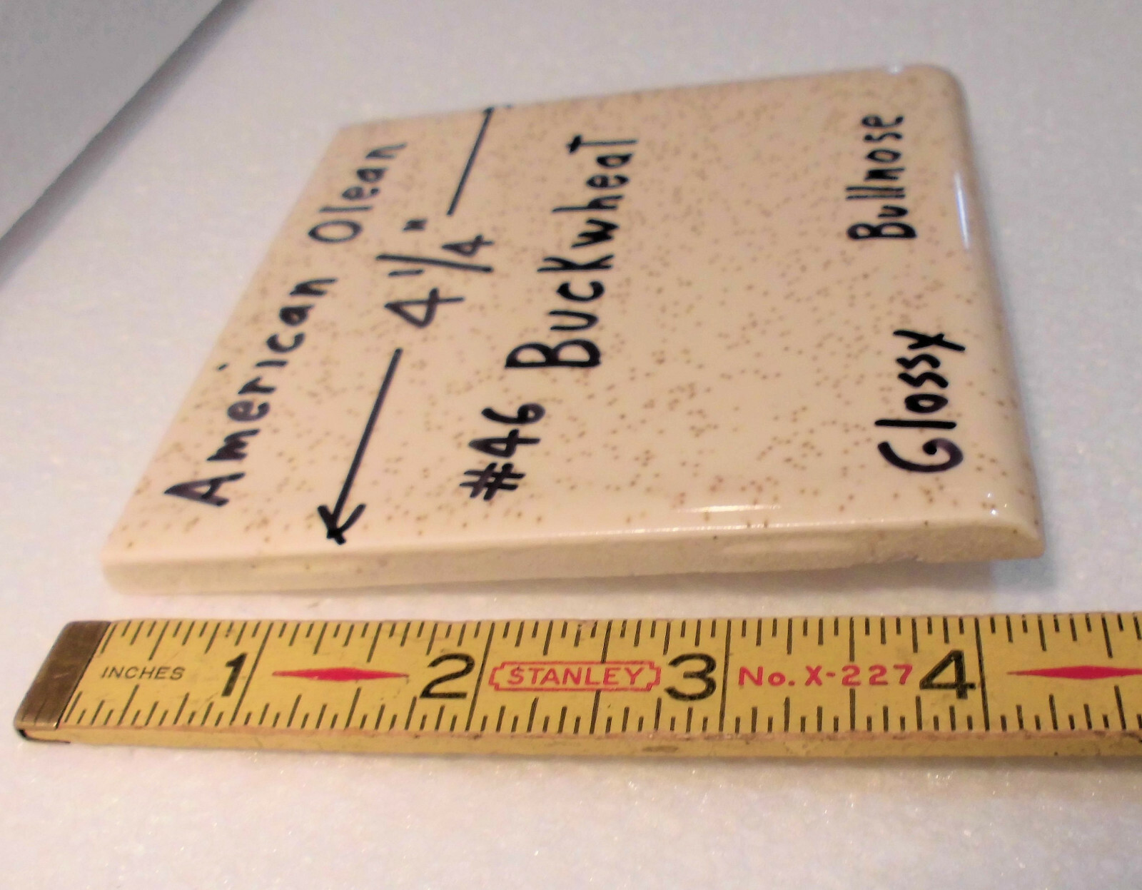 1 pc. *Buckwheat* Glossy Bullnose Ceramic Tile #46 by American Olean 4-1/4″ NOS