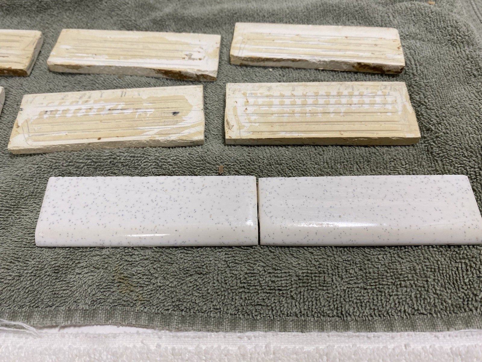 9 Vintage (1950-60s) White Speckled Ceramic Tile – CUT BULLNOSE – 1.5×4.25