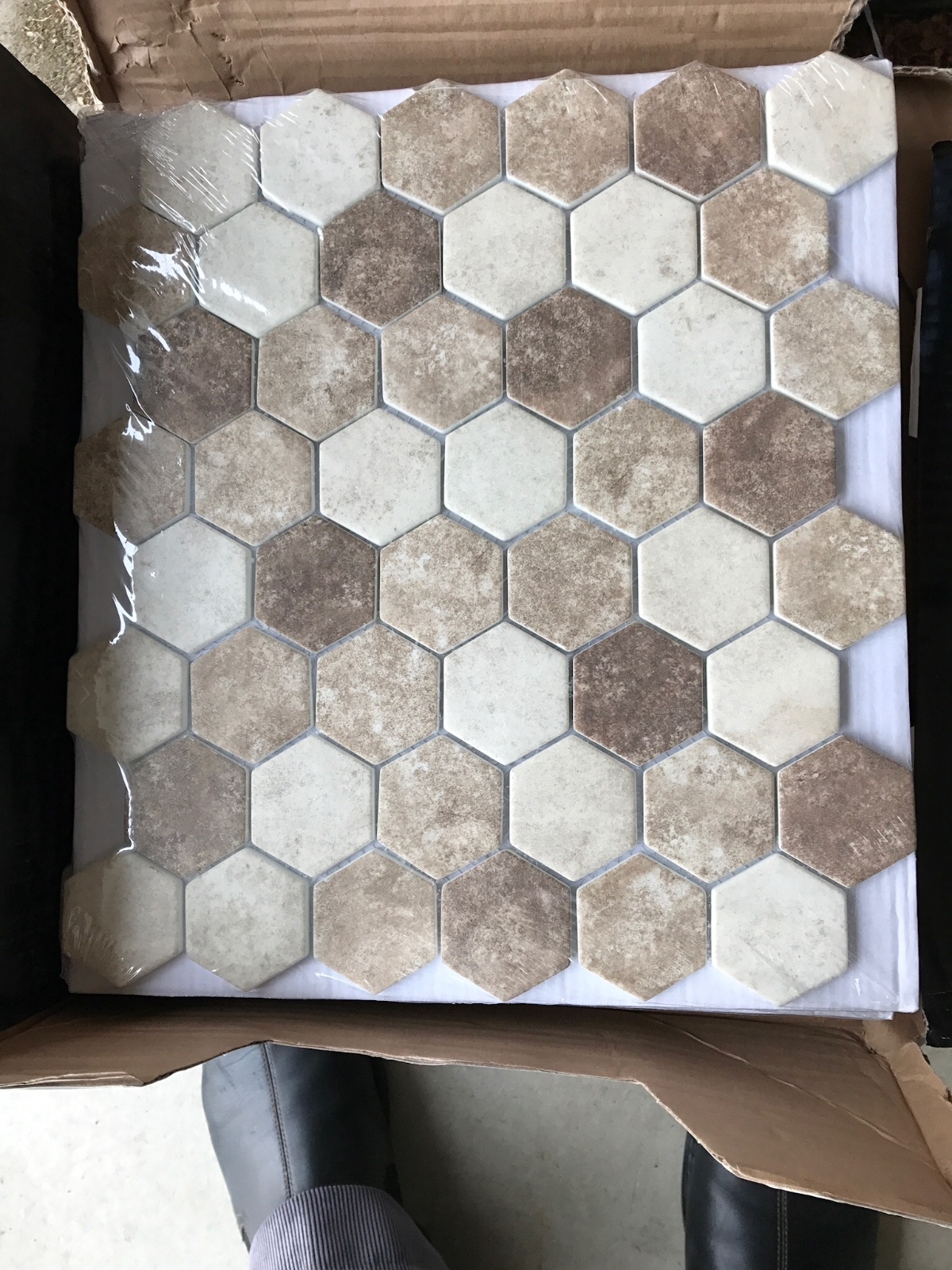 Travertine Hexagon 12 In. X 10 mm Travertine Mesh-Mounted Mosaic