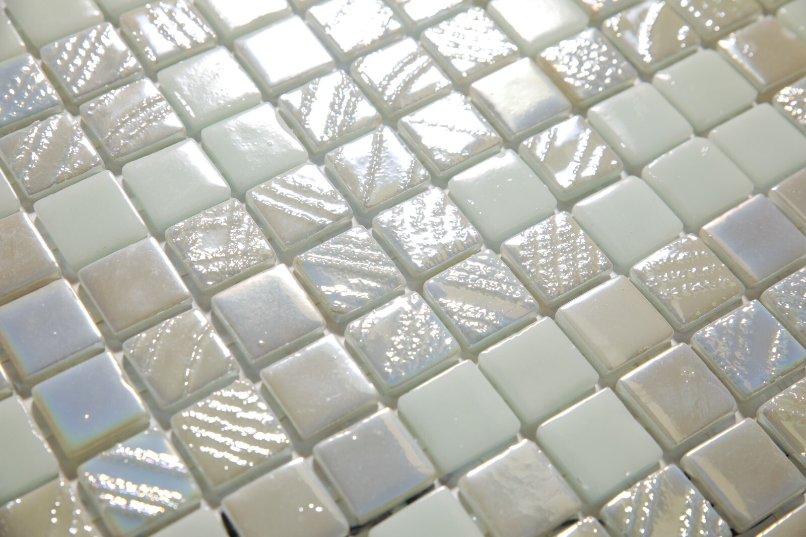 Pressed Glass Mosaic on Pool Net 32.5×51.5 – Alves Blend White Pool