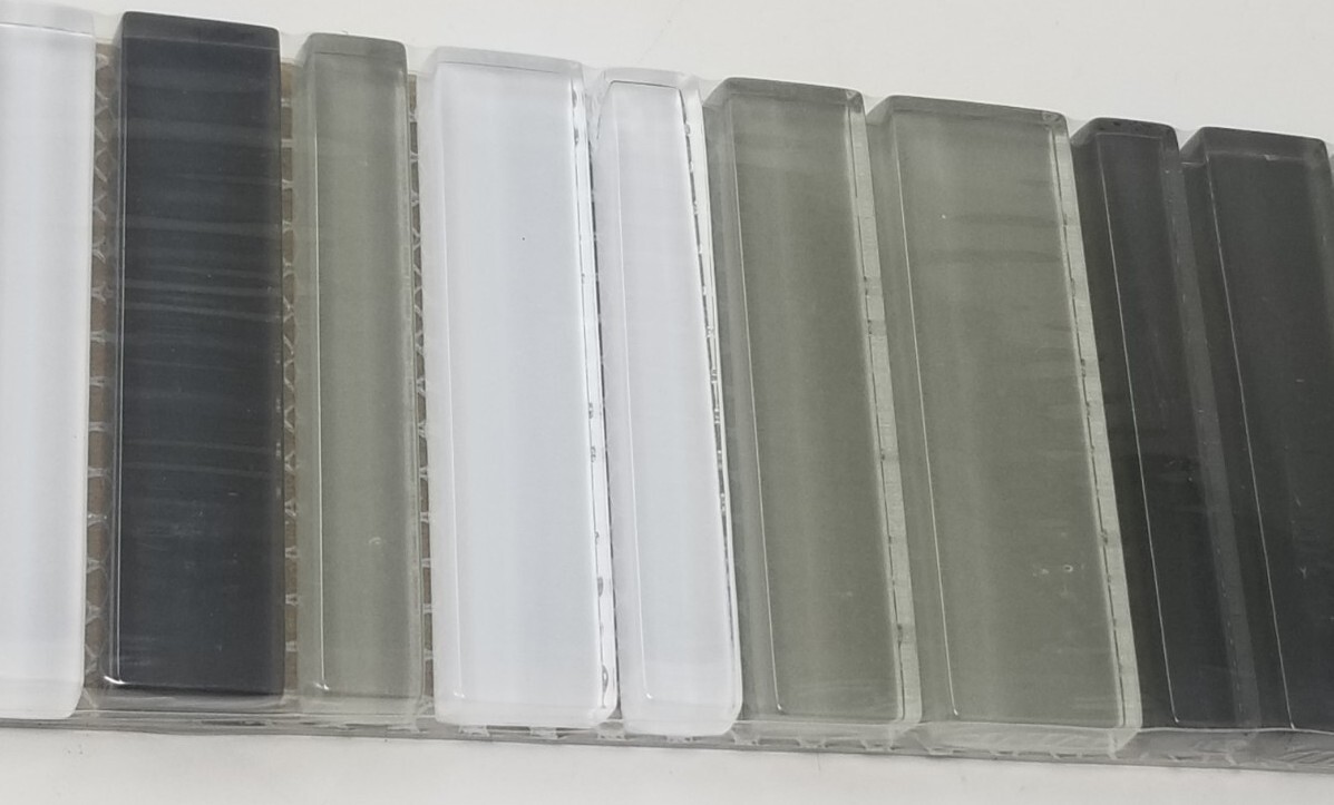 Eliane Delray Glass Ice Mosaic Tile Border 3″ x 12″ Black, Gray & White – Box 10