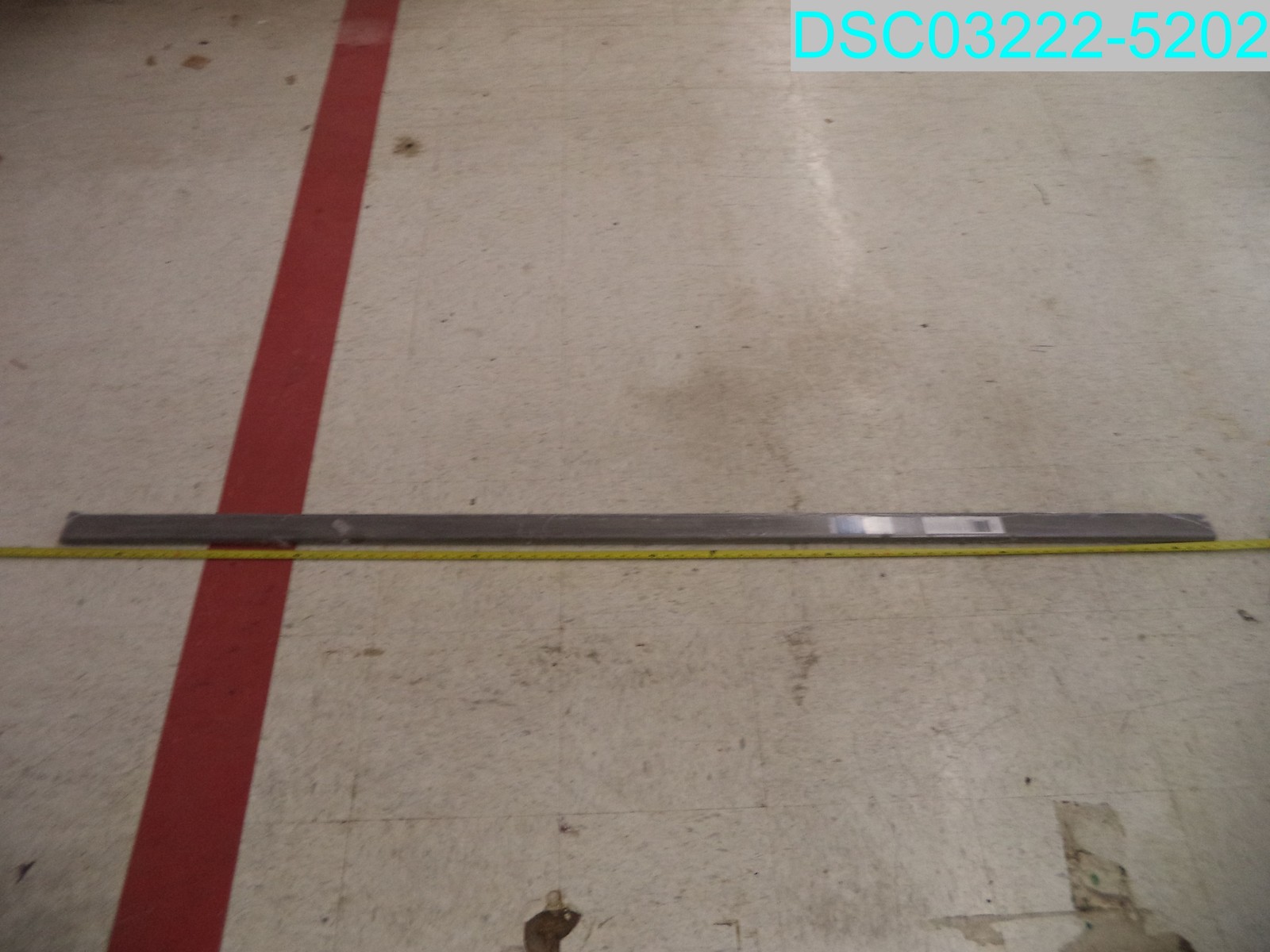 DAMAGED MG01327 Simple Solutions Laminate Stair Nose Molding 78-3/4″ L