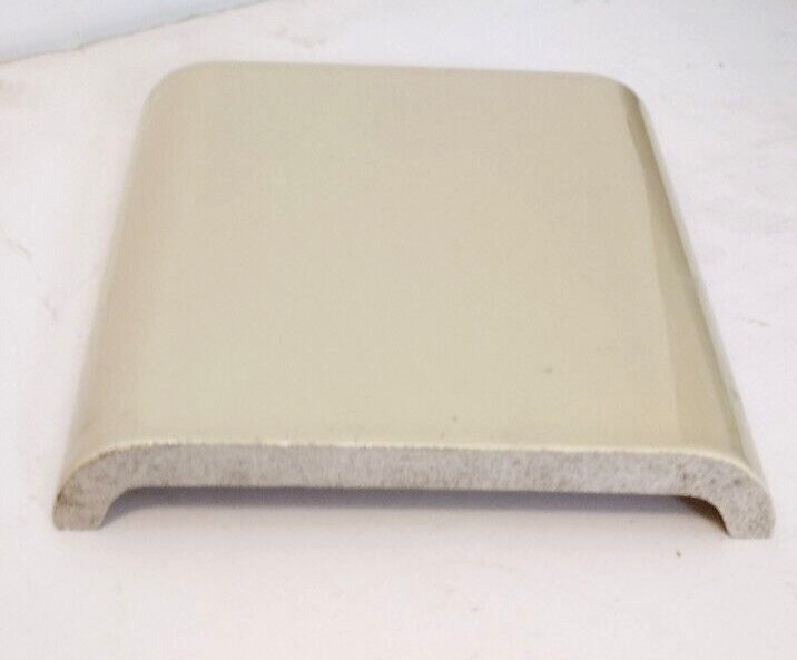 1 Wheeling Double Corner Ceramic Saddle Tile Cap U Shape Pale Yellow 6-1/8″ Vtg