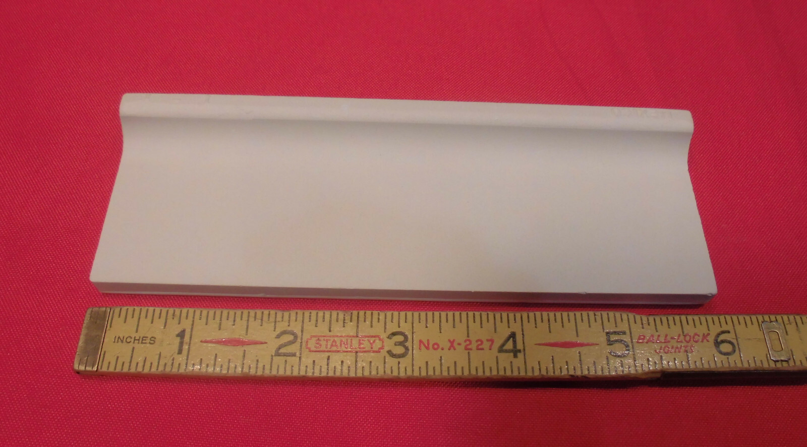 1 pc. *Vintage White* Glossy 2″ X 6″ Ceramic Radius Bullnose Tile; Mud Caps