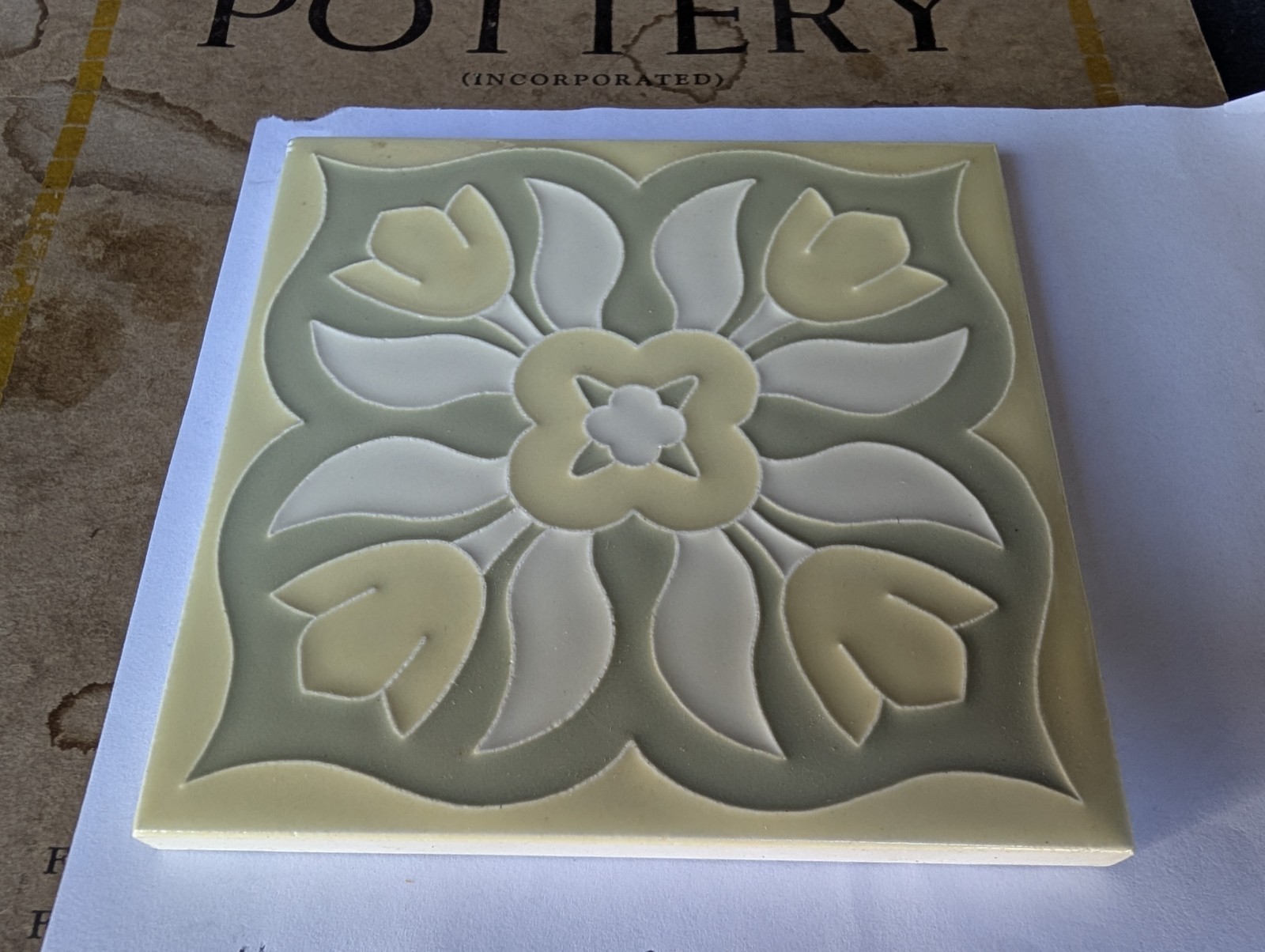 2 pcs American Encaustic Ceramic Tile 4-1/4″ Decorative Inserts H52 C318 Yellow