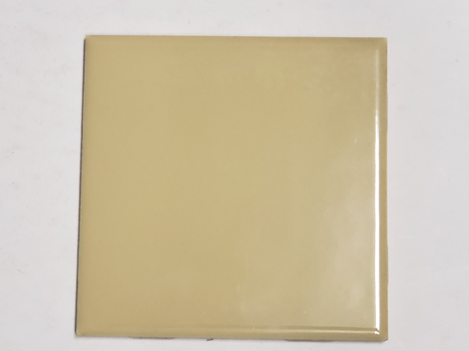 Vtg 1 pc. Ceramic Florida Tile – Mustard Yellow Glossy – 4 3/8″ Sq. NEW NOS