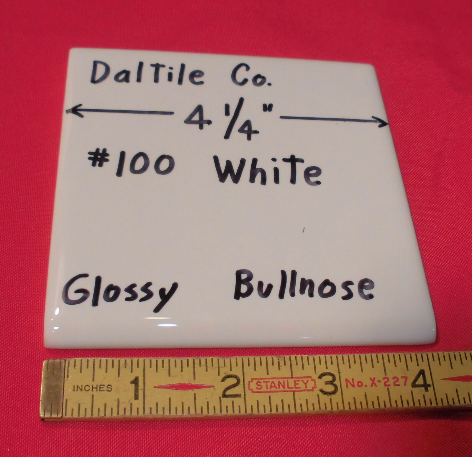 1 pc. White #100 by Daltile Co. 4-1/4″ Ceramic Surface Bullnose Tile; New Flat