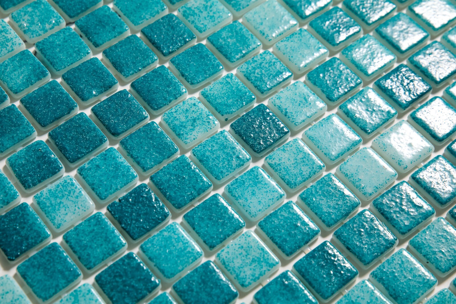 Pressed Glass Mosaic on Pool Net 32.5×51.5 – Bahamas Pool Matt