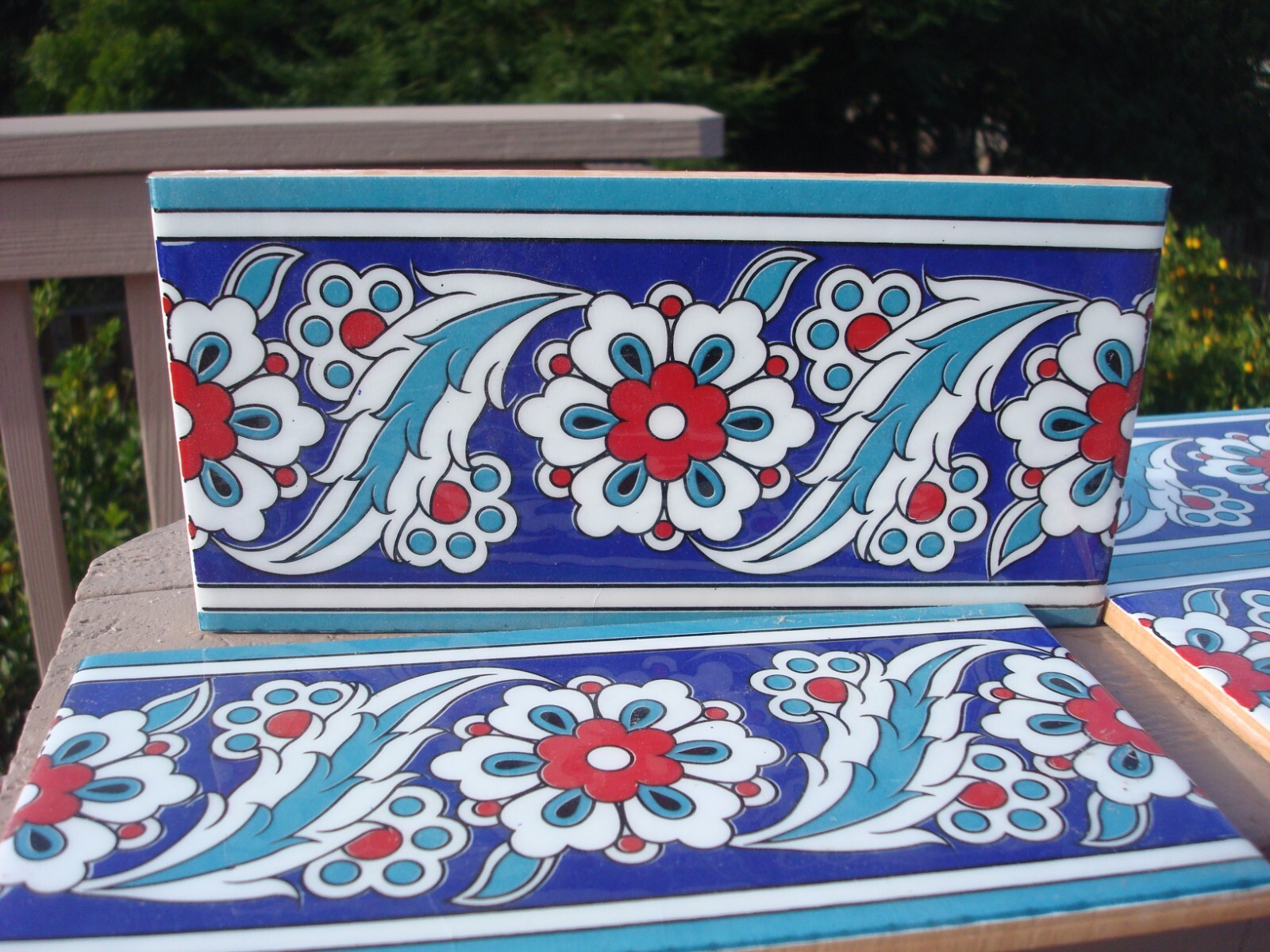 FLOWER BORDER TILES ACCENT TRIM TILES LOT OF 6 – 3.75″ x 7.75″