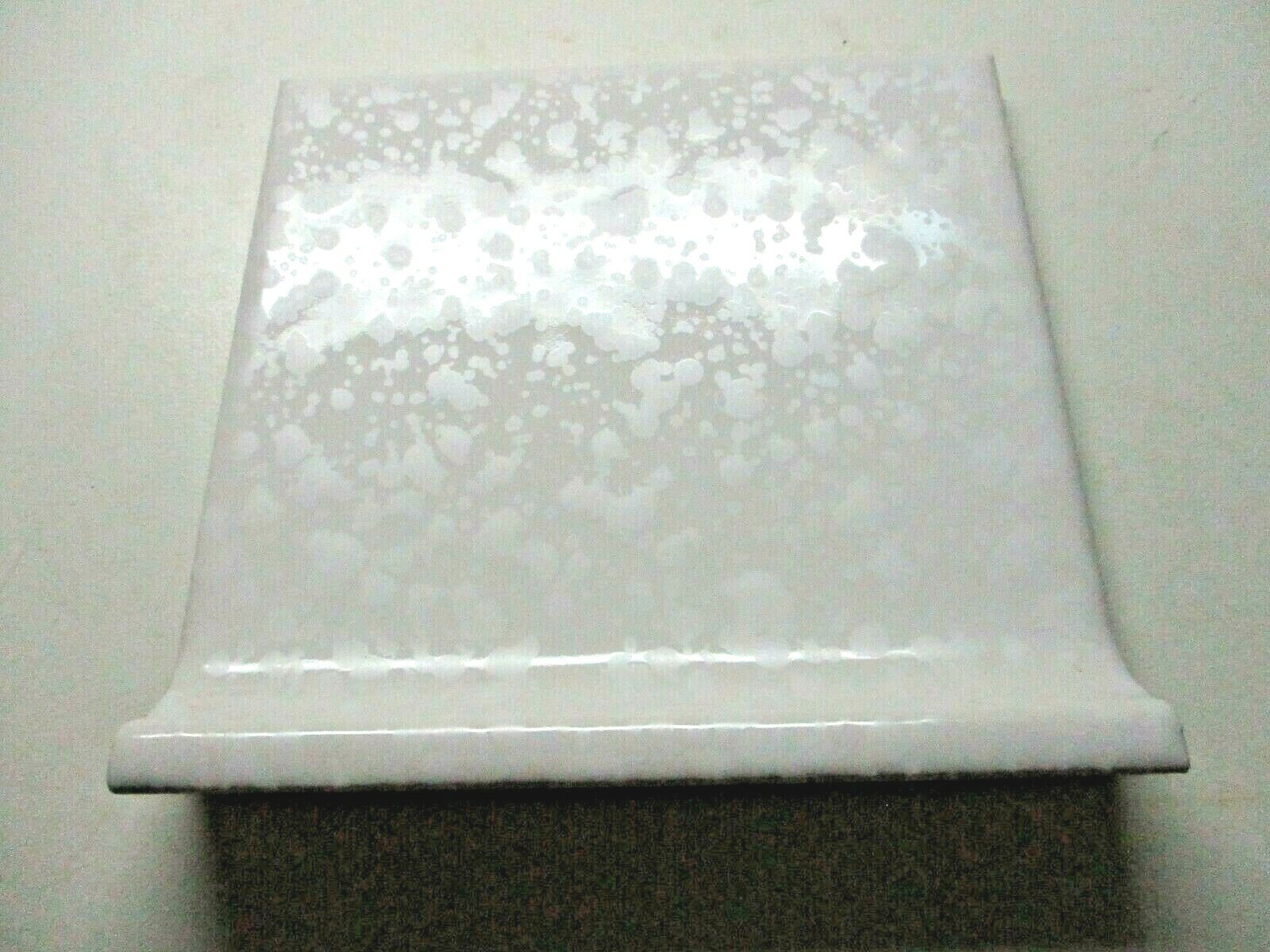 1 Cove Base Wall Tile Wheeling USA 1960 Ceramic 4-3/8″ Mottled Off White MCM Vtg
