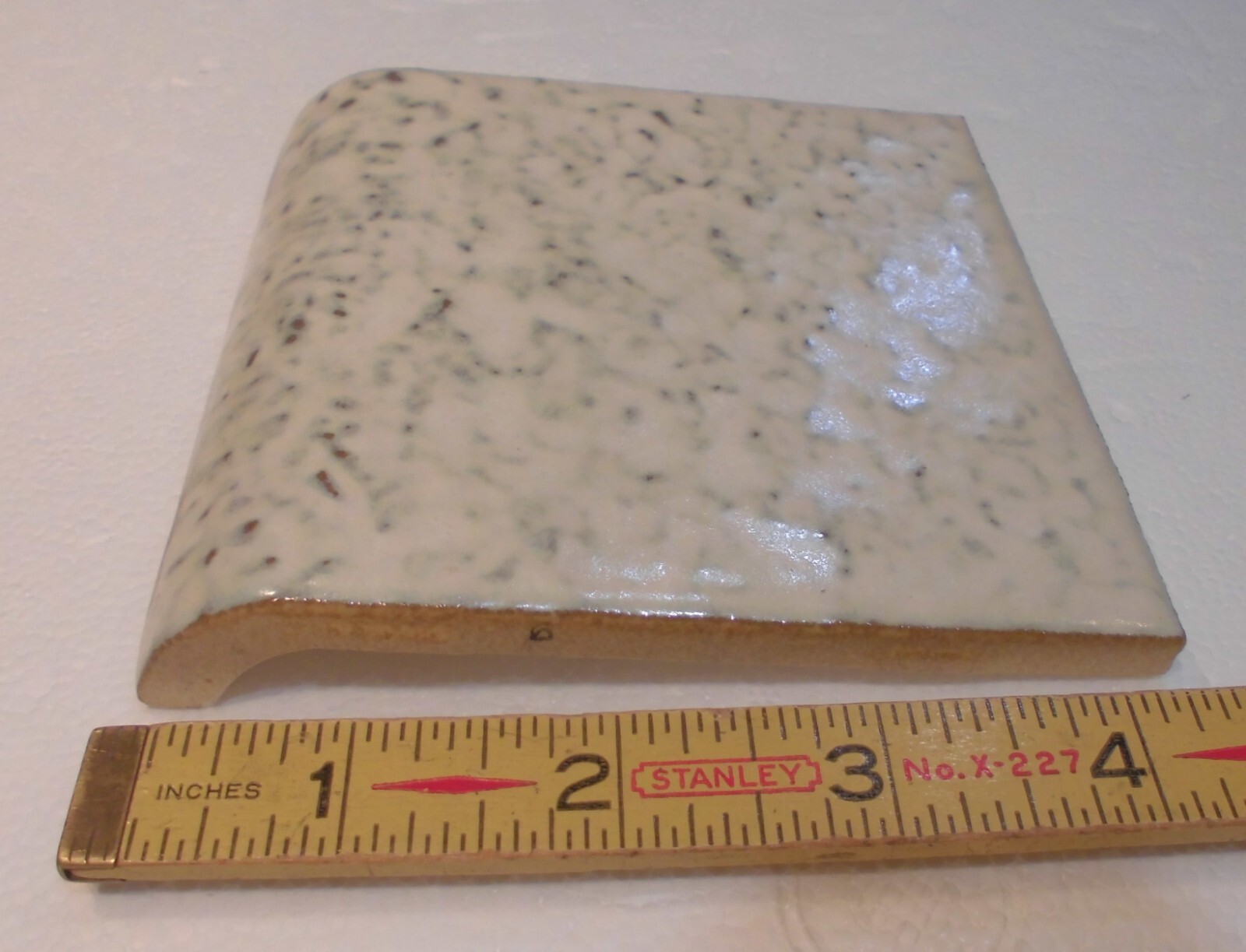 1 pc. Pearl #945: 4-1/4″ Ceramic Tile; Tuscany Glaze; by American Olean NOS