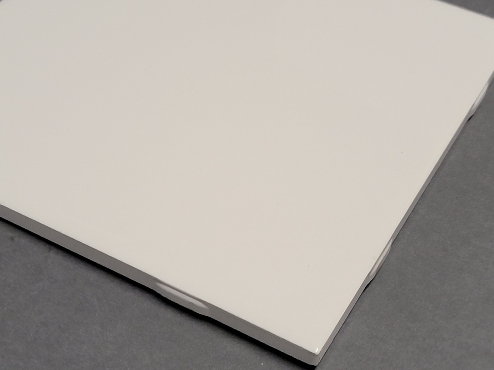 1 pc. AMERICAN OLEAN 6″ x 6″ Ceramic Tile – Glossy White Biscuit NEW NOS