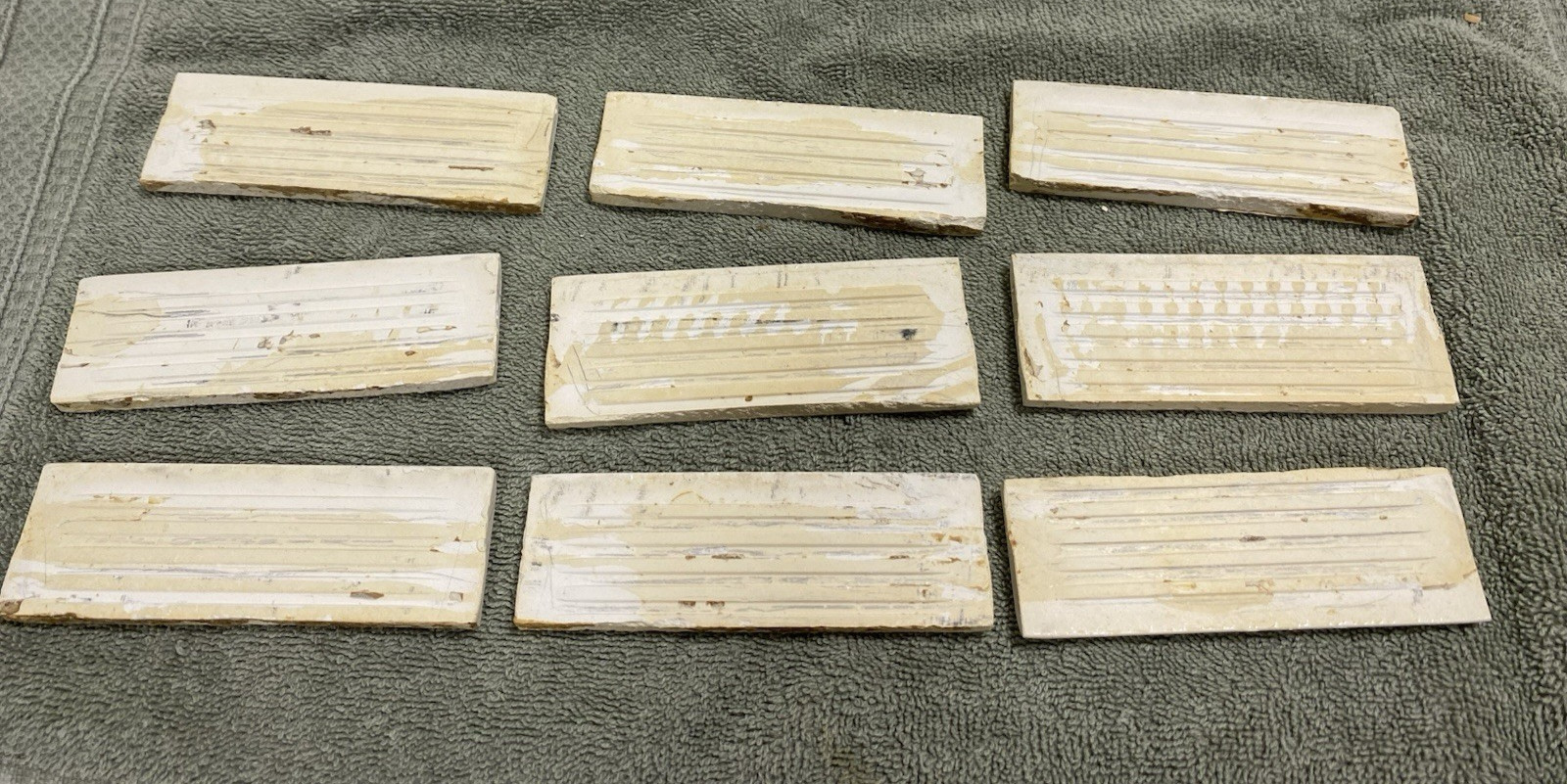 9 Vintage (1950-60s) White Speckled Ceramic Tile – CUT BULLNOSE – 1.5×4.25